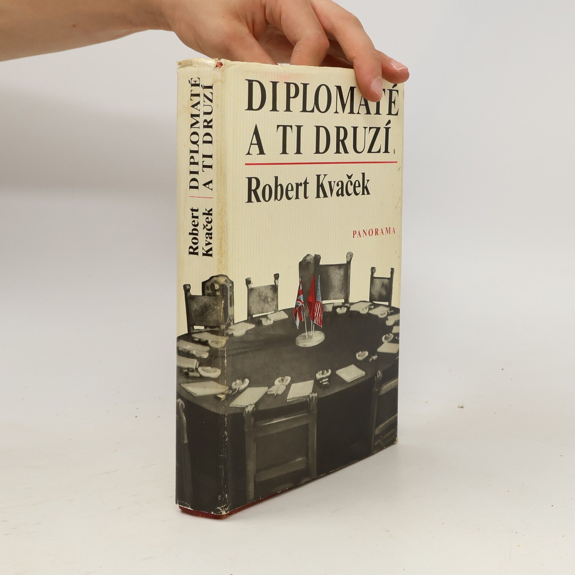 Diplomaté a ti druzí