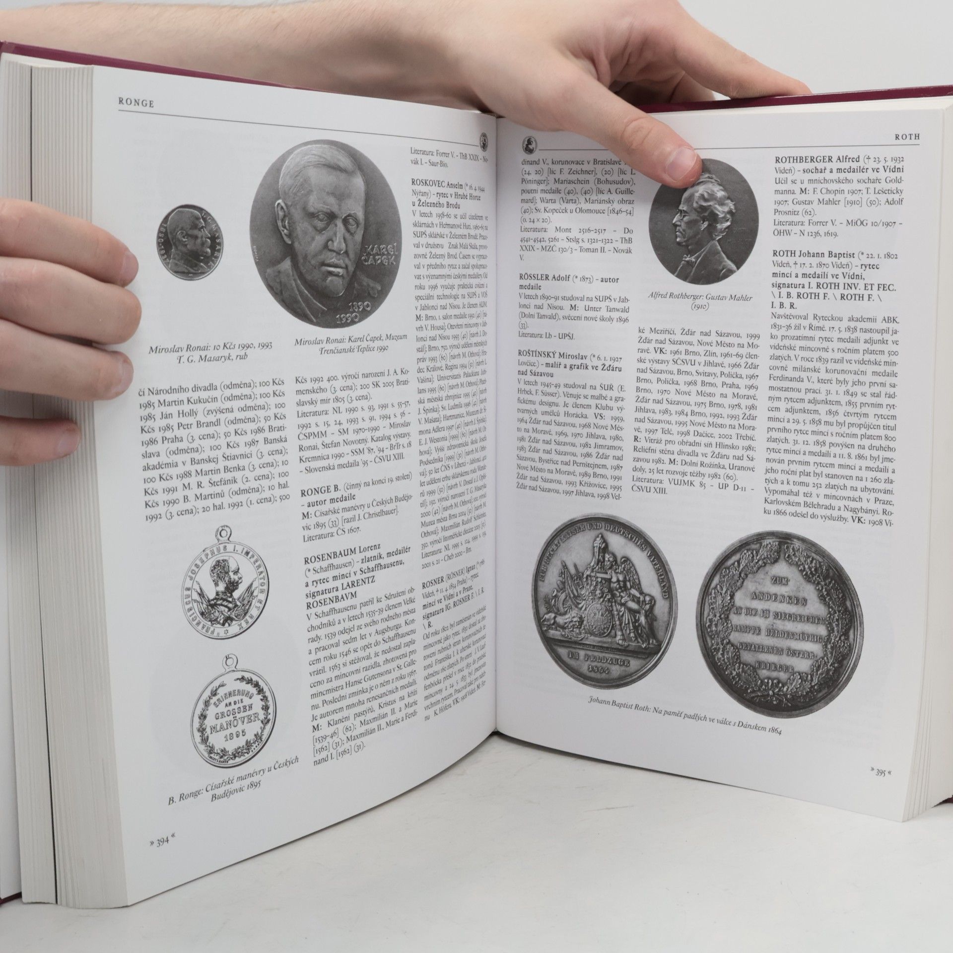 Petr Haimann Slovník autorů a zhotovitelů mincí, medailí, plaket, vyznamenání a odznaků se vztahem k Čechám, Moravě, Slezsku a Slovensku (1505-2005)