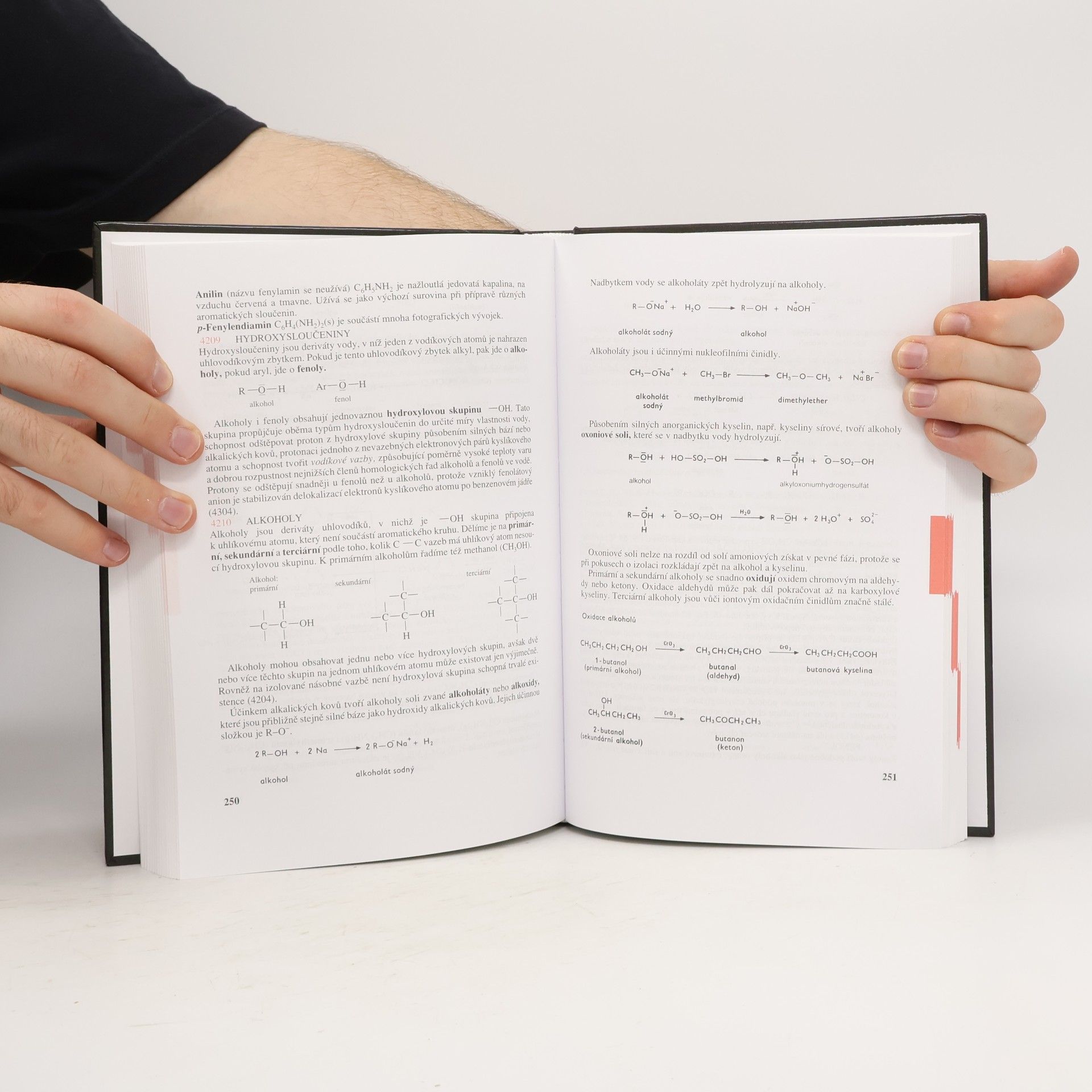 Various authors Přehled středoškolské chemie