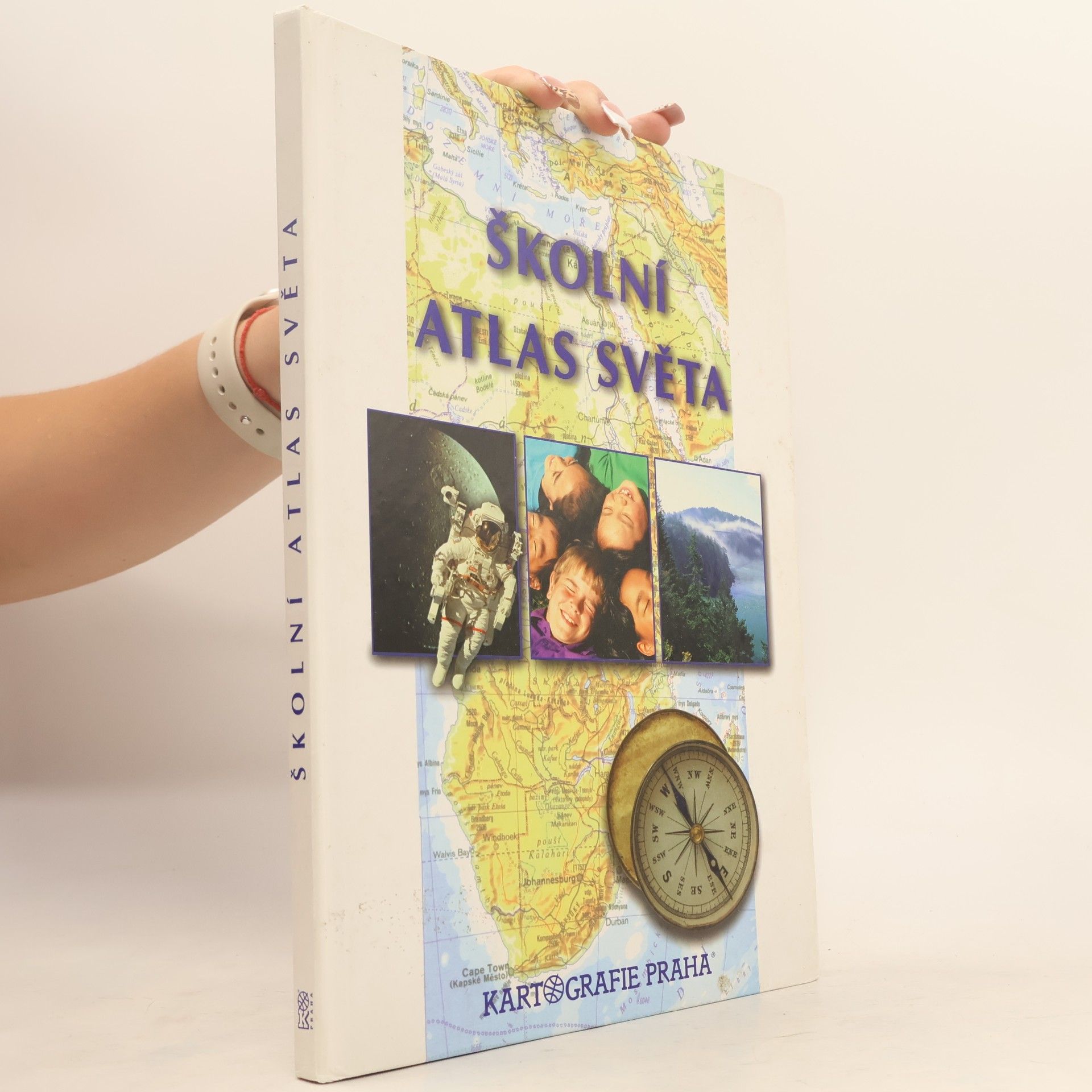 Věra Dobrovolná Školní atlas světa