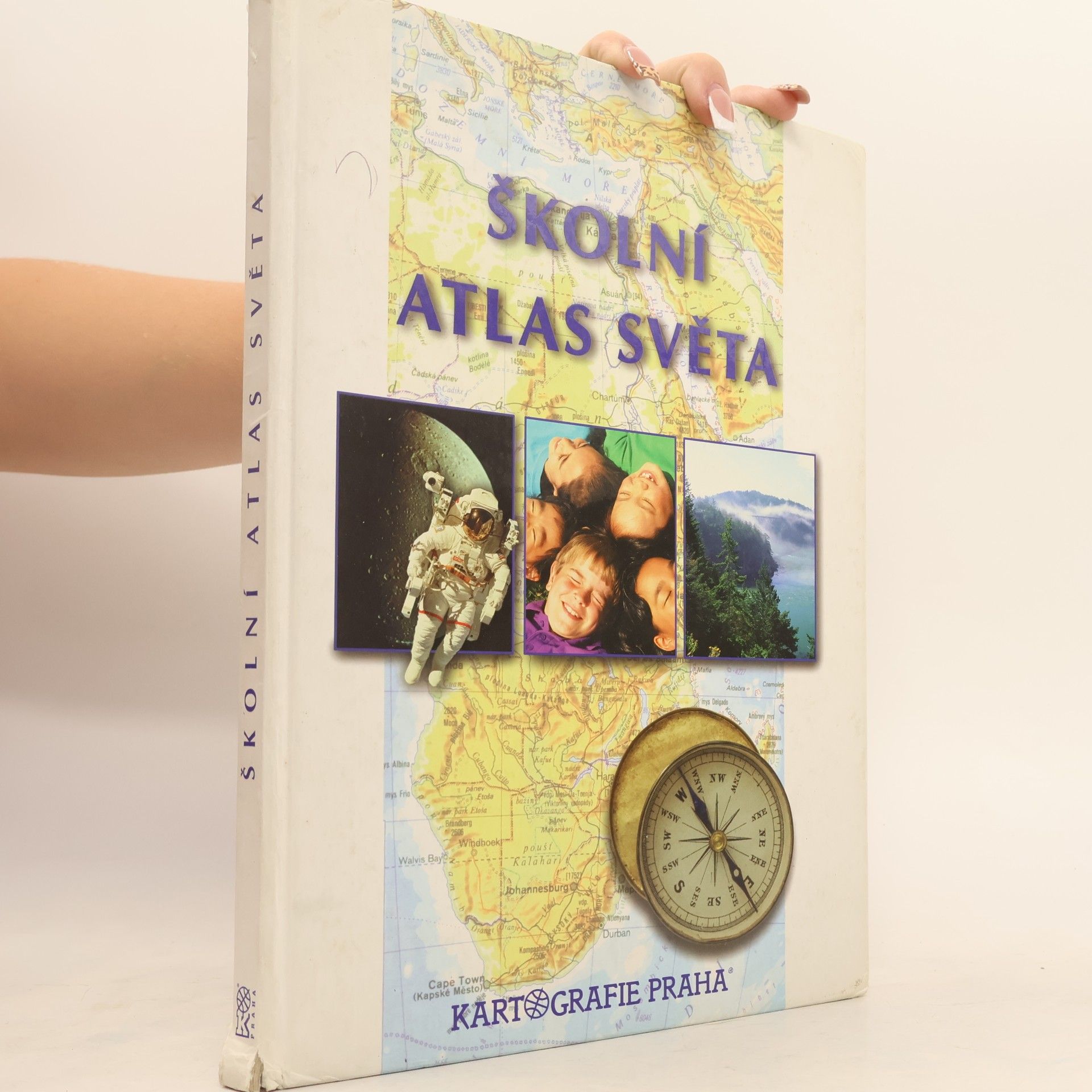 Collectif d'auteurs Školní atlas světa