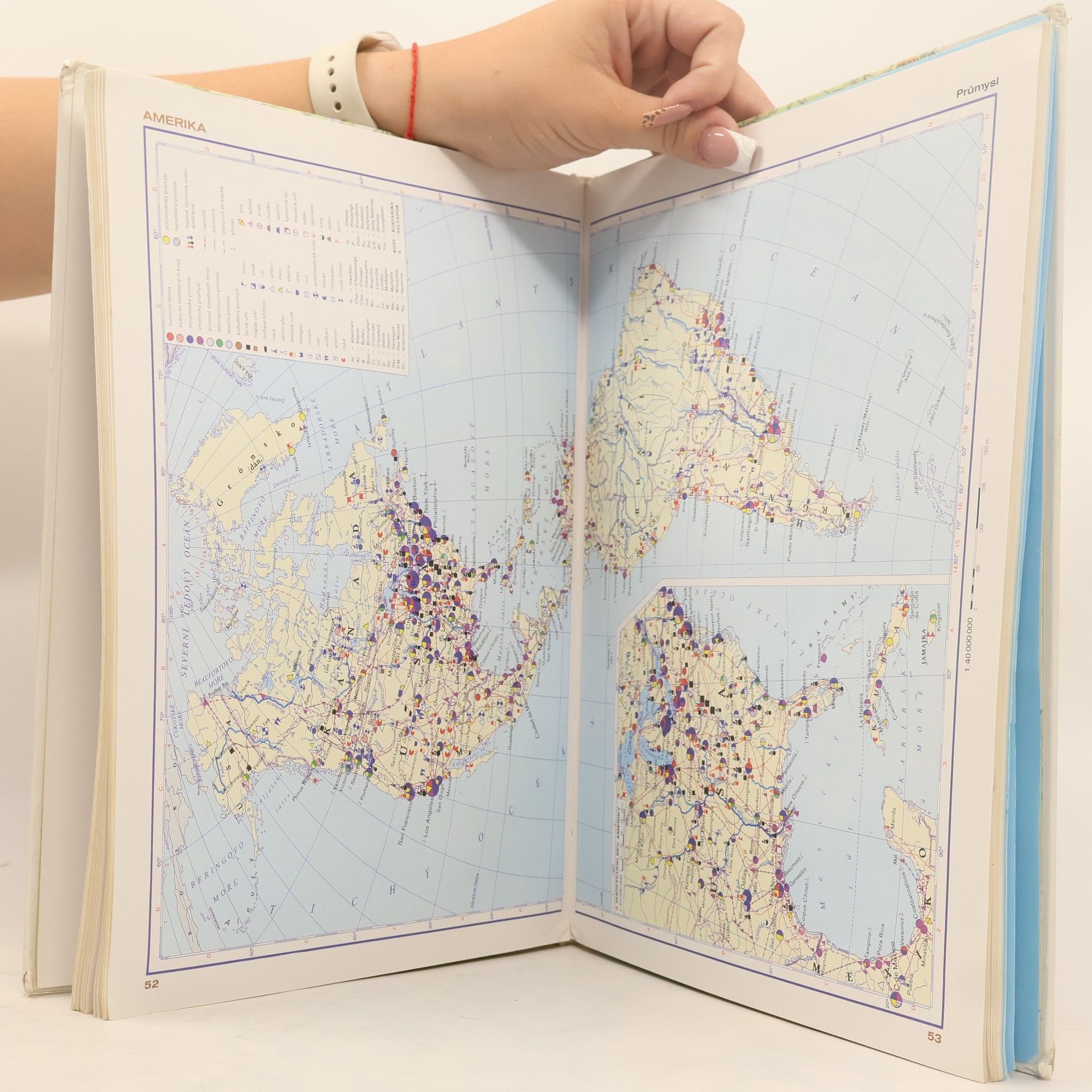 Collectif d'auteurs Školní atlas světa