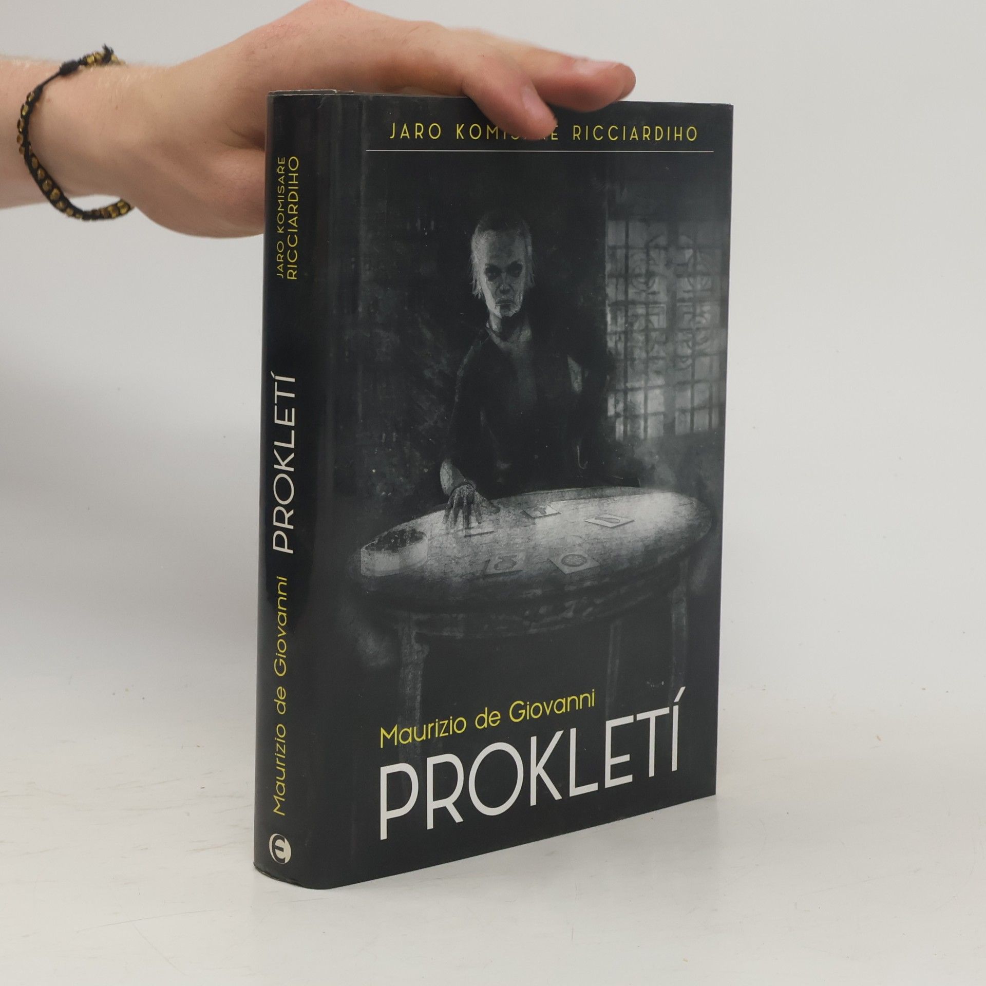Maurizio De Giovanni Prokletí