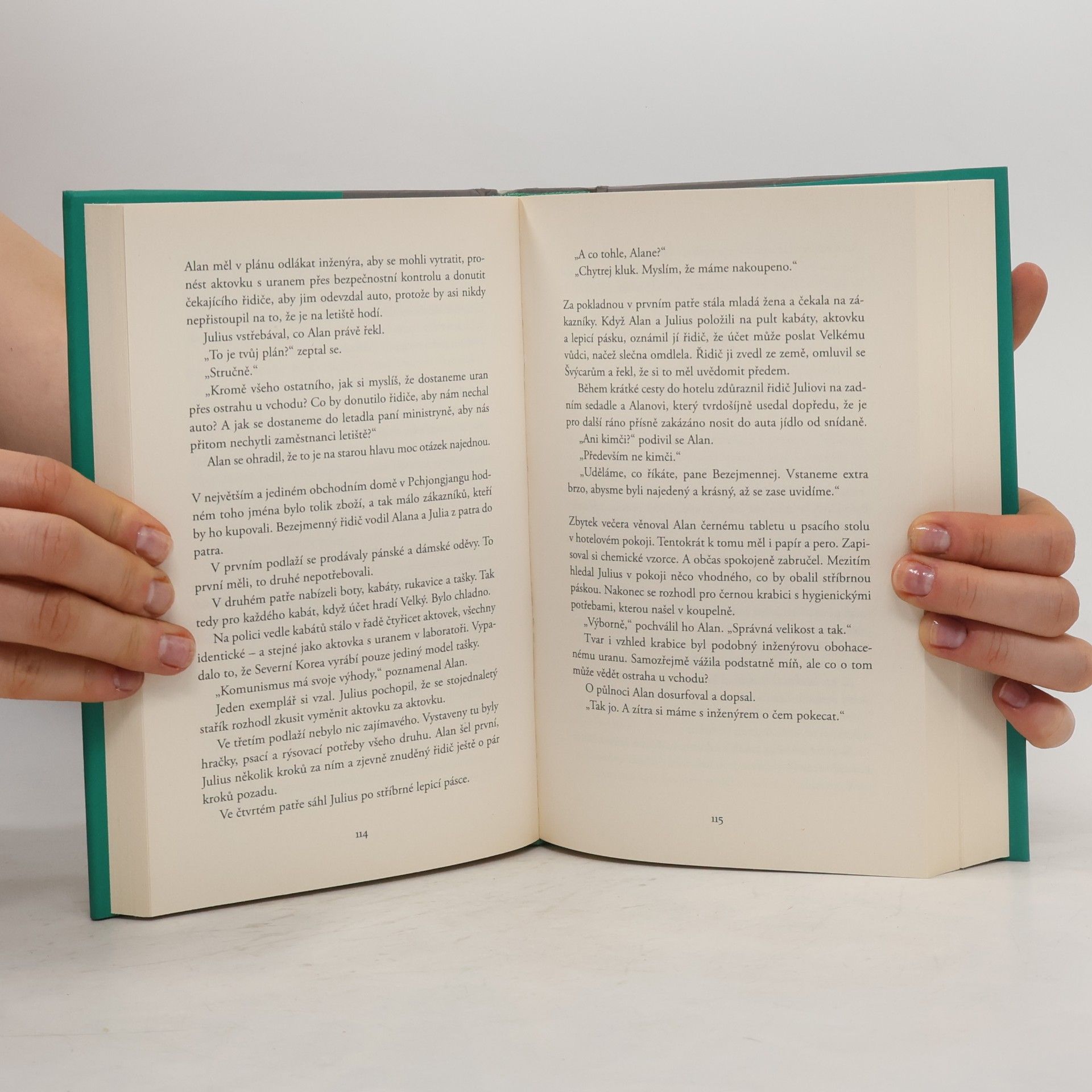 Jonas Jonasson Stojednaletý stařík, který se vrátil, aby zachránil svět