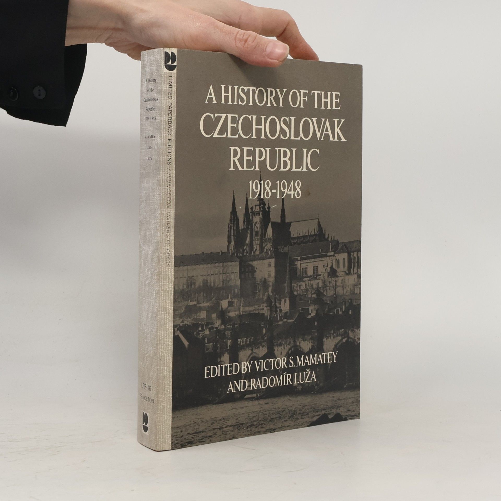 Limited Paperback Editions - 16: A History of the Czechoslovak Republic, 1918-1948
