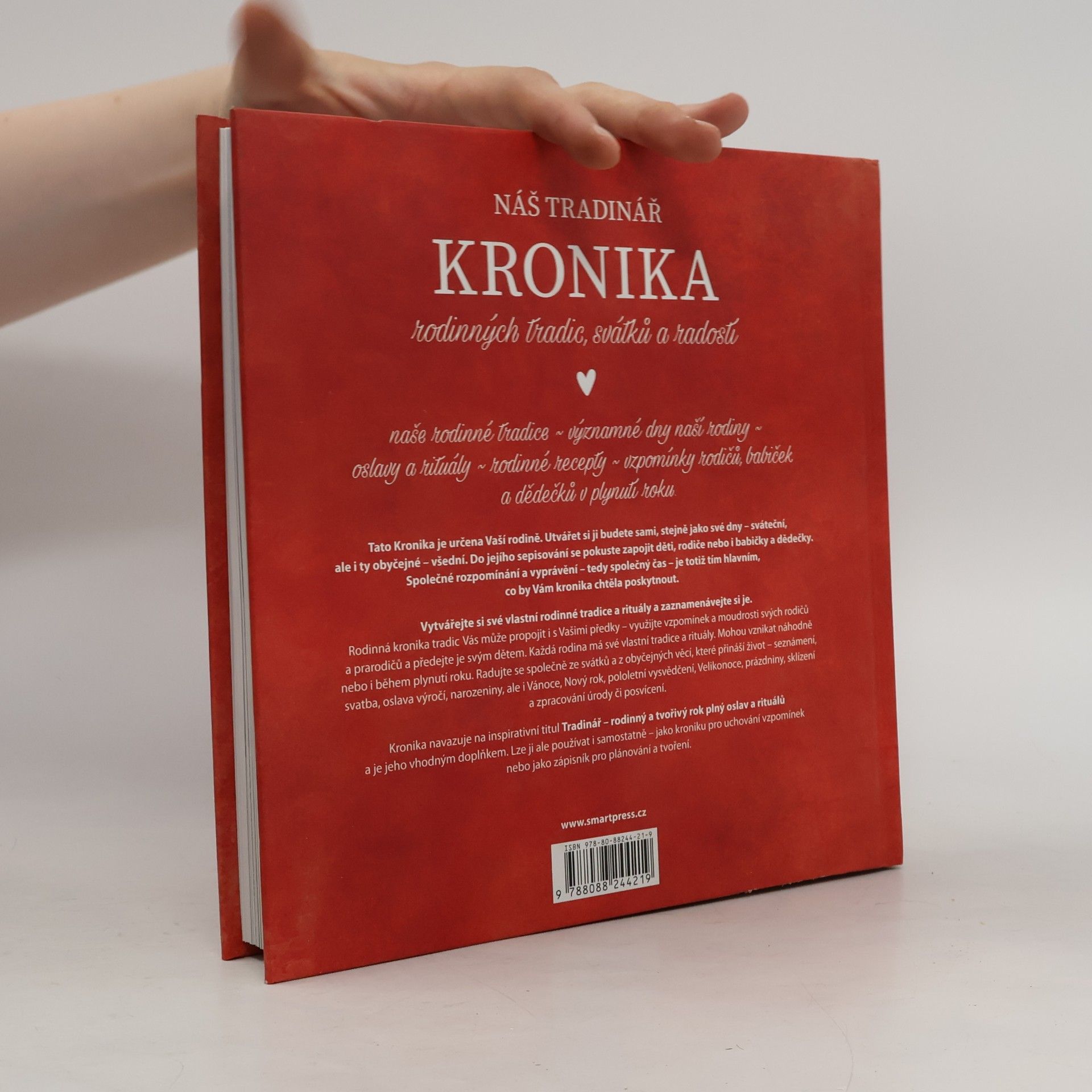 Martina Boledovičová Náš tradinář: Kronika rodinných tradic, svátků a radostí