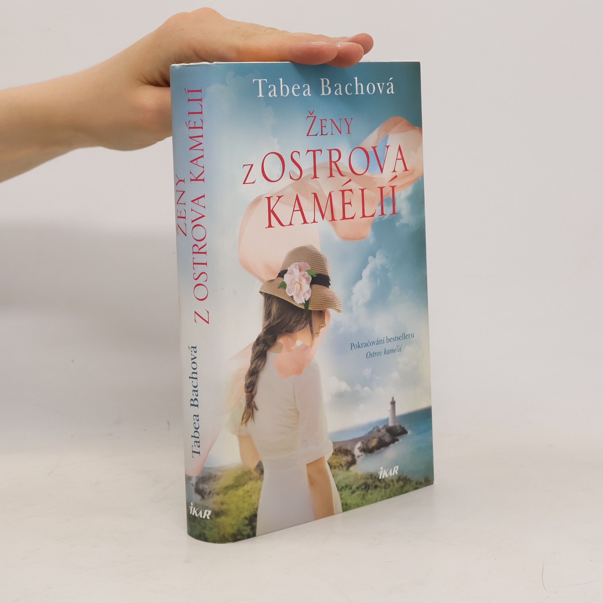 Tabea Bach Ženy z ostrova kamélií
