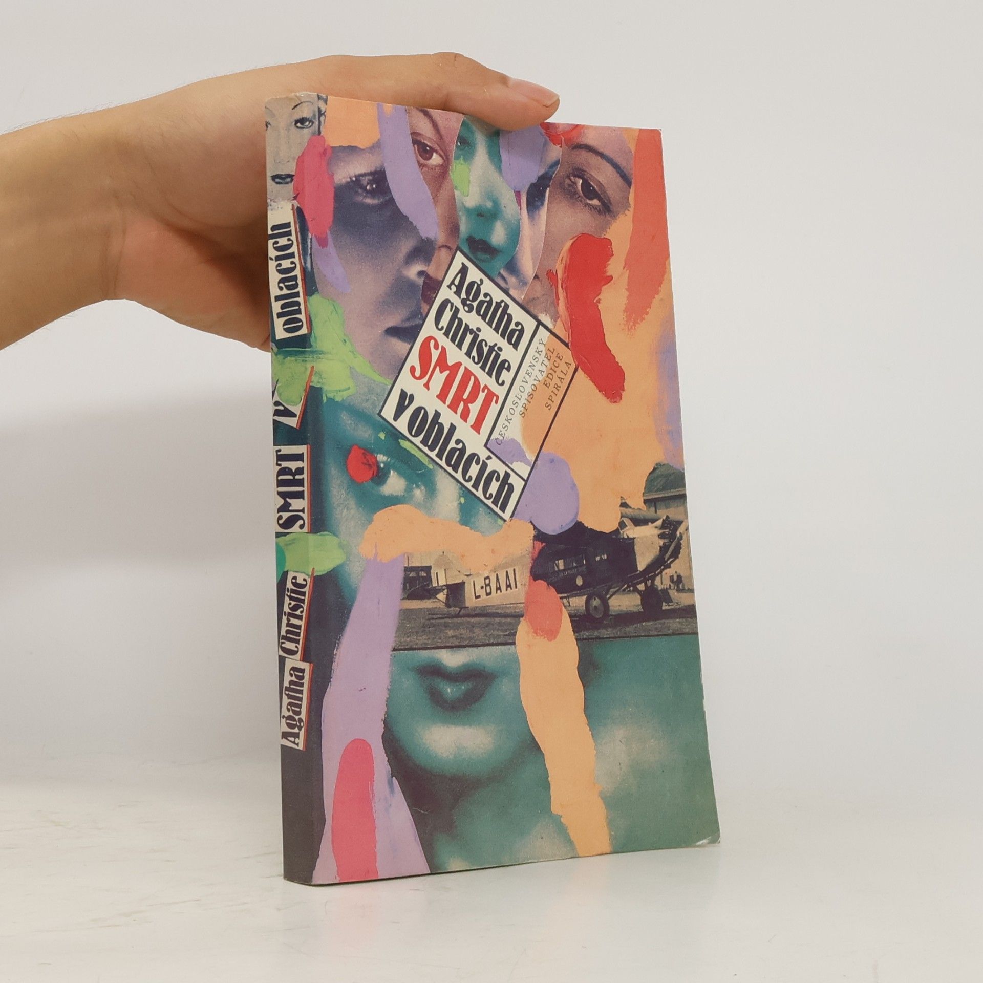 Agatha Christie Smrt v oblacích