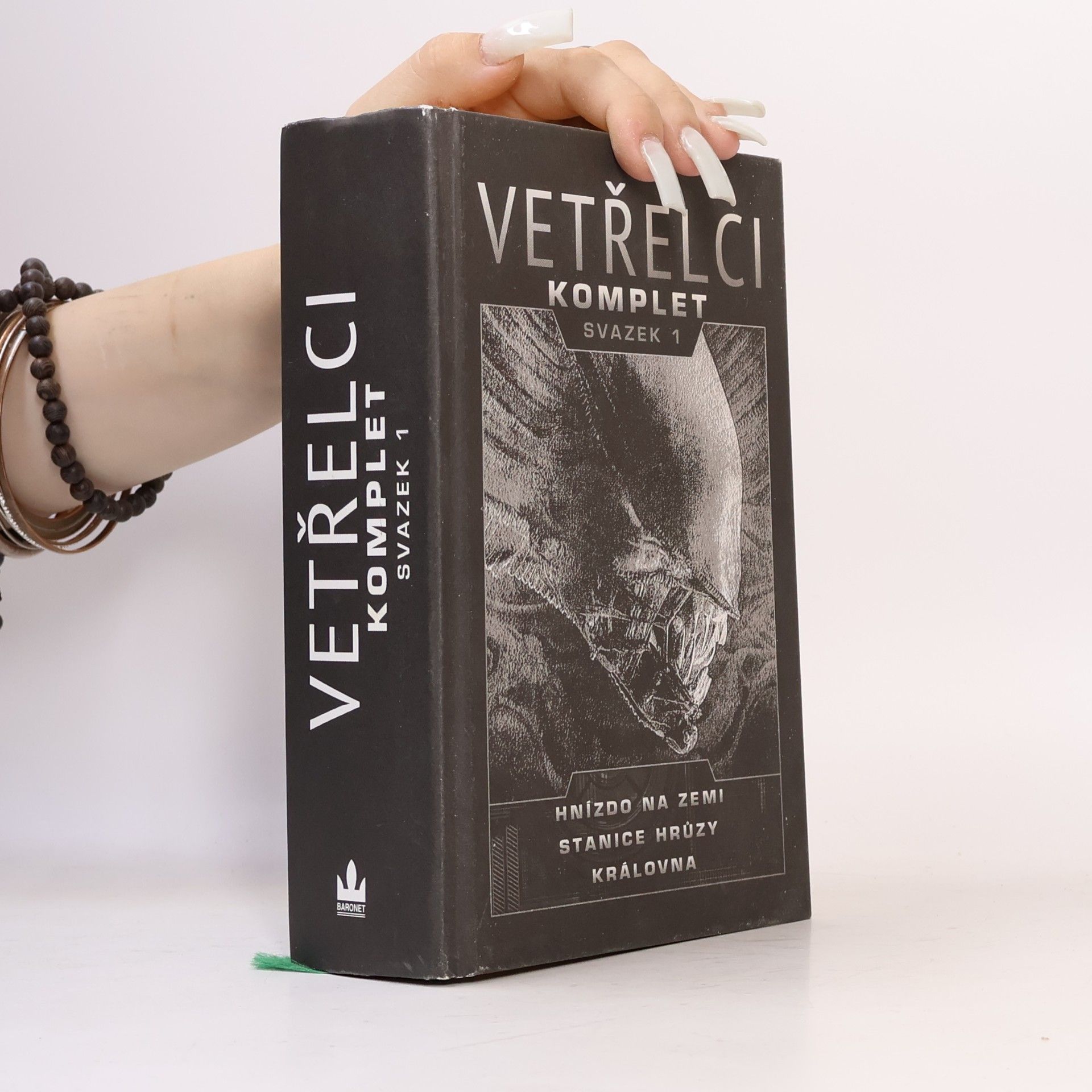 Steve Perry Vetřelci: komplet. (Svazek 1)