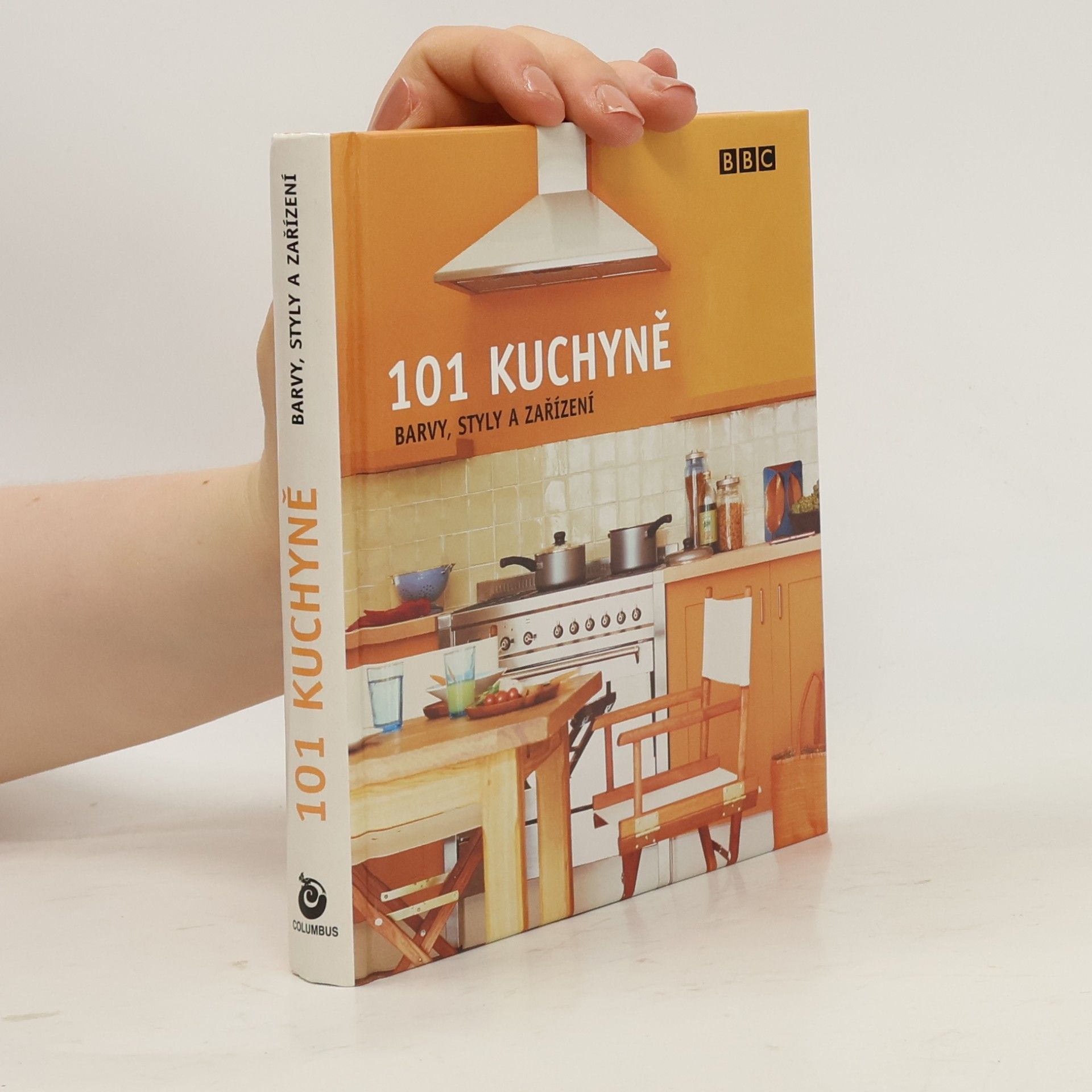 Julie Savill 101 kuchyně. Barvy, styly a zařízení