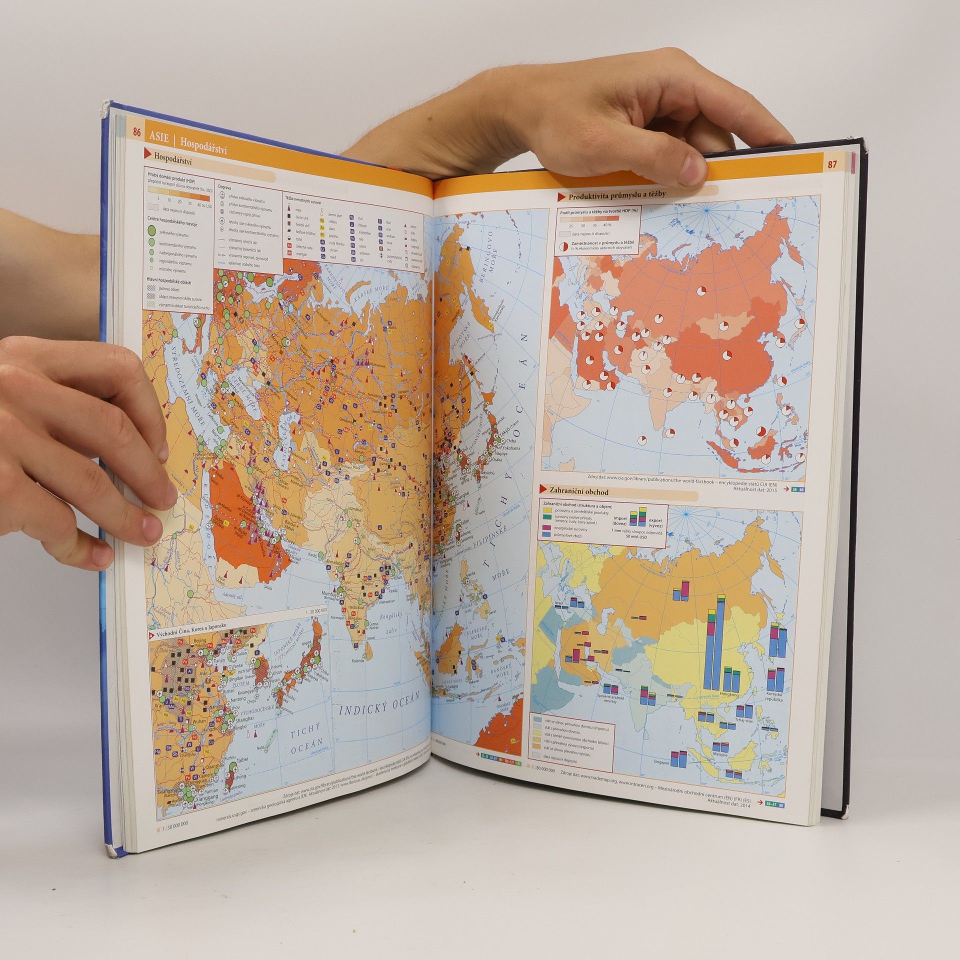 Autorenkollektiv Školní atlas světa