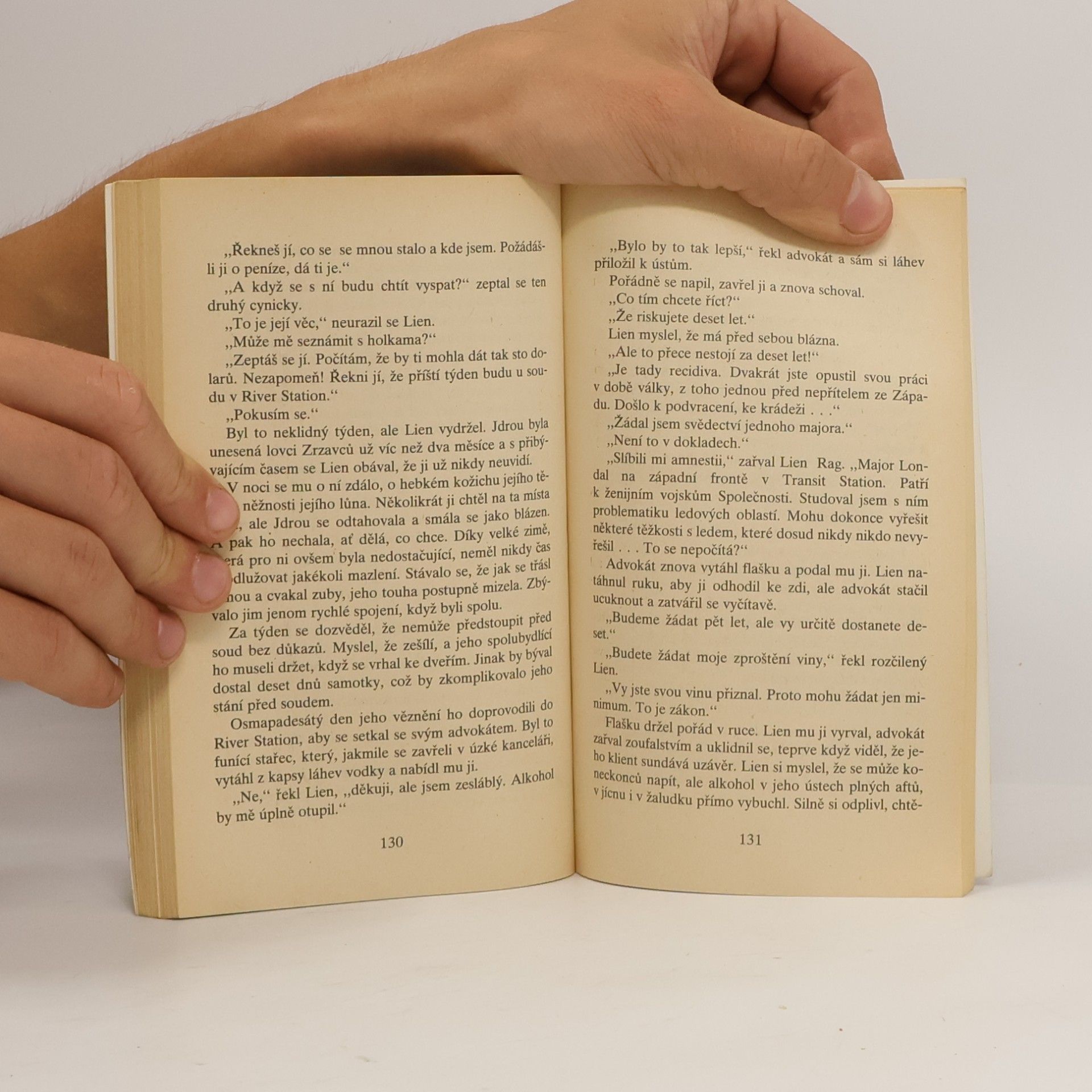 Georges Jean Arnaud Ledová společnost. [díl] 4, Lovci ledových lidí