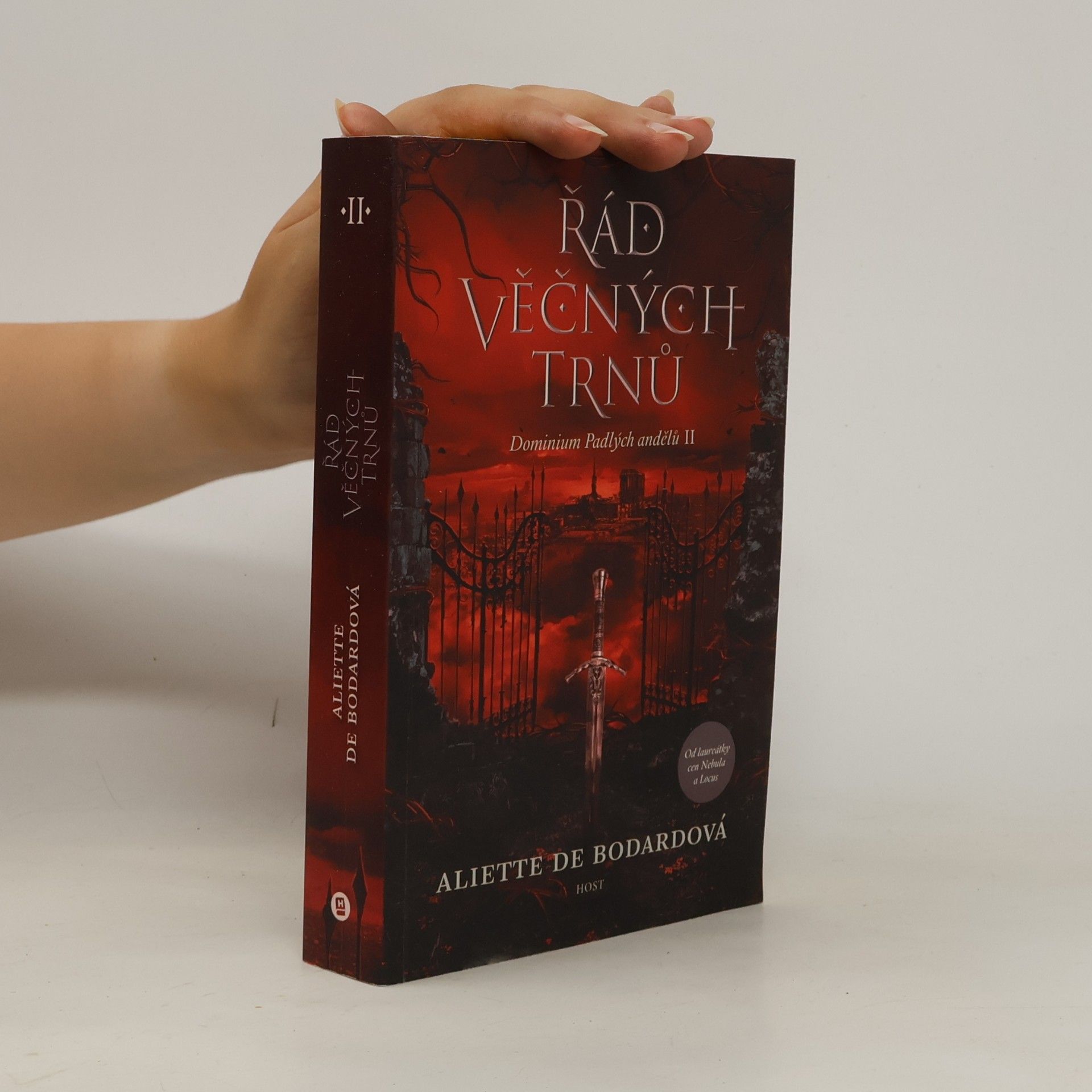 Aliette de Bodard Řád věčných trnů