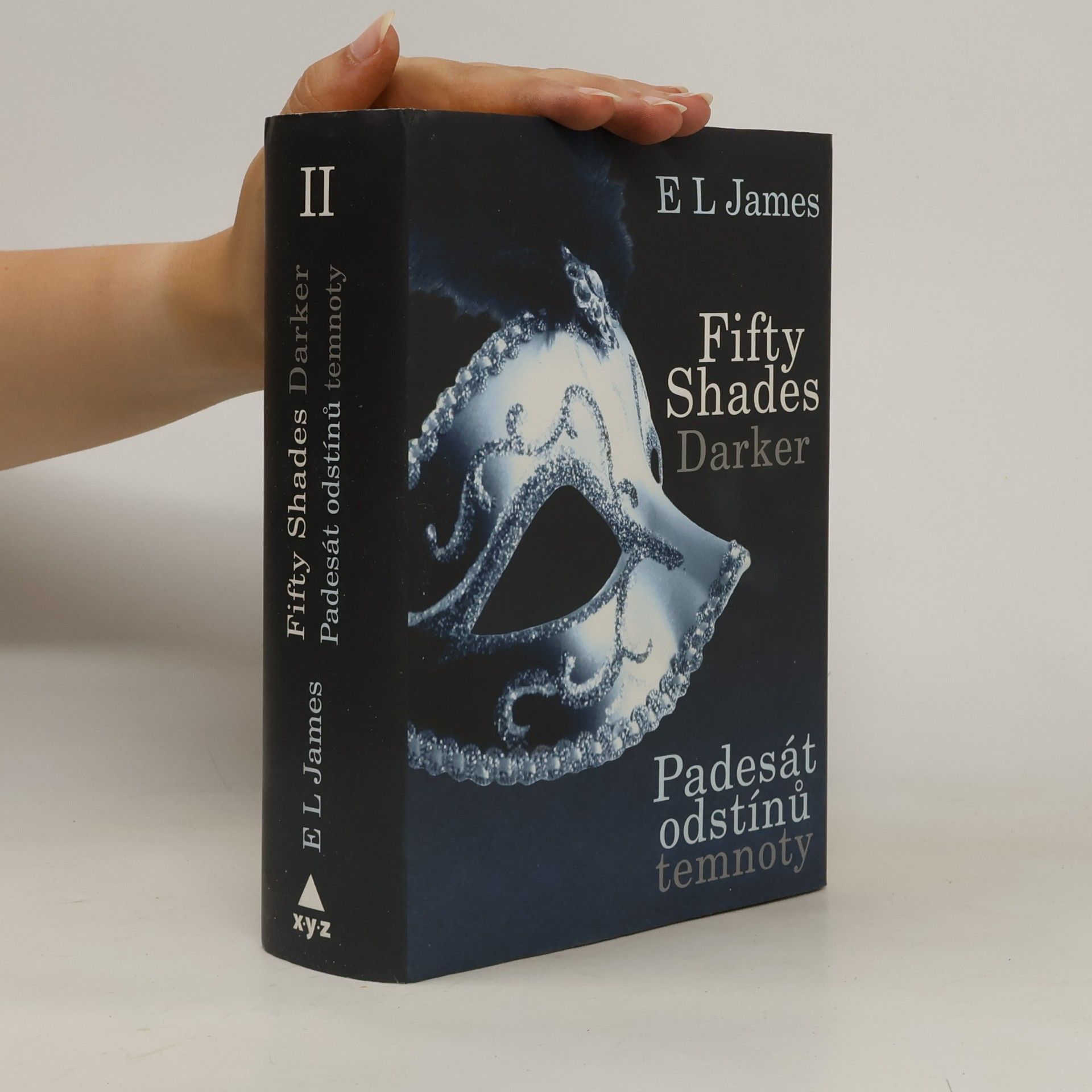 E. L. James Padesát odstínů temnoty