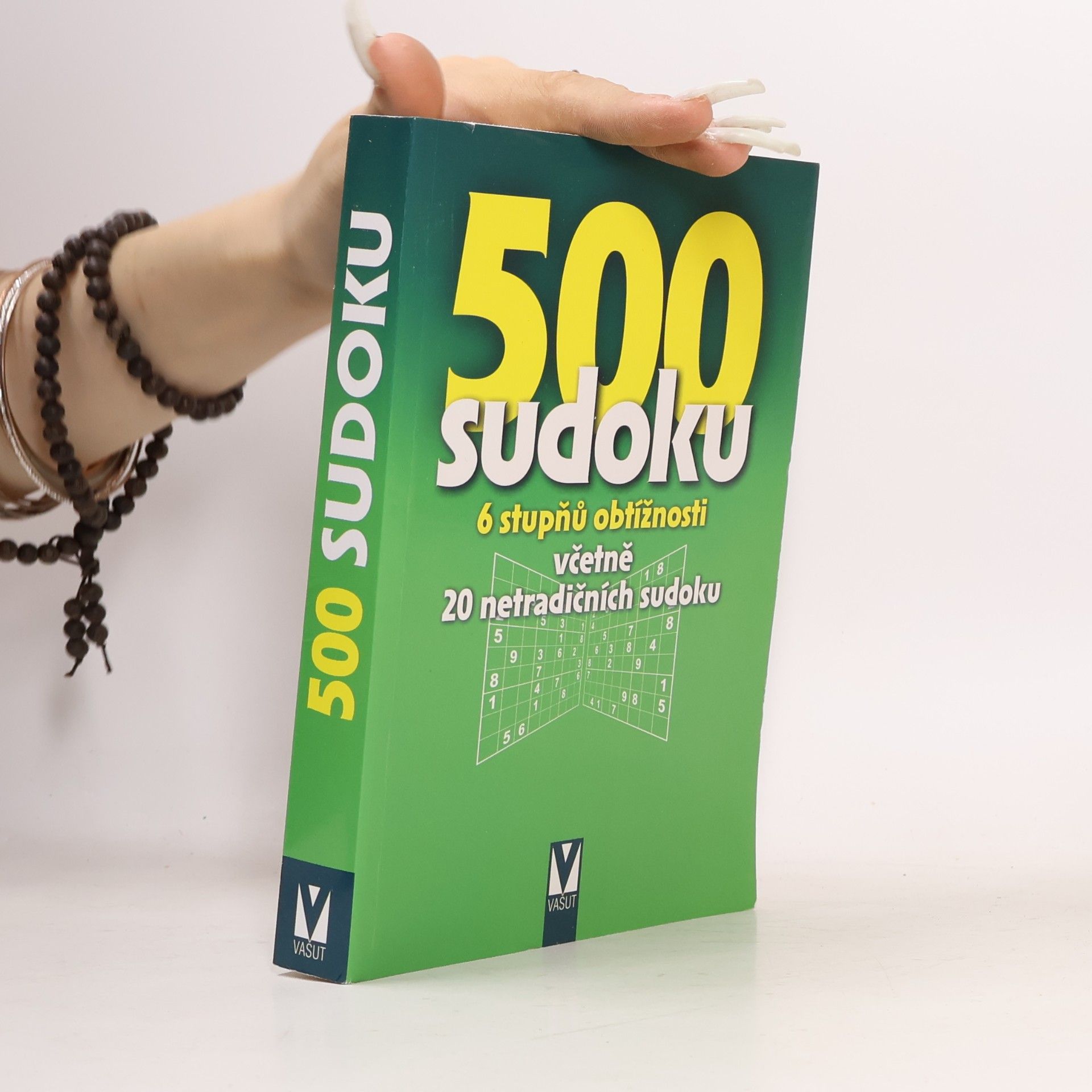 Autores varios 500 sudoku - 6 stupňů obtížnosti včetně 20 netradičních sudoku