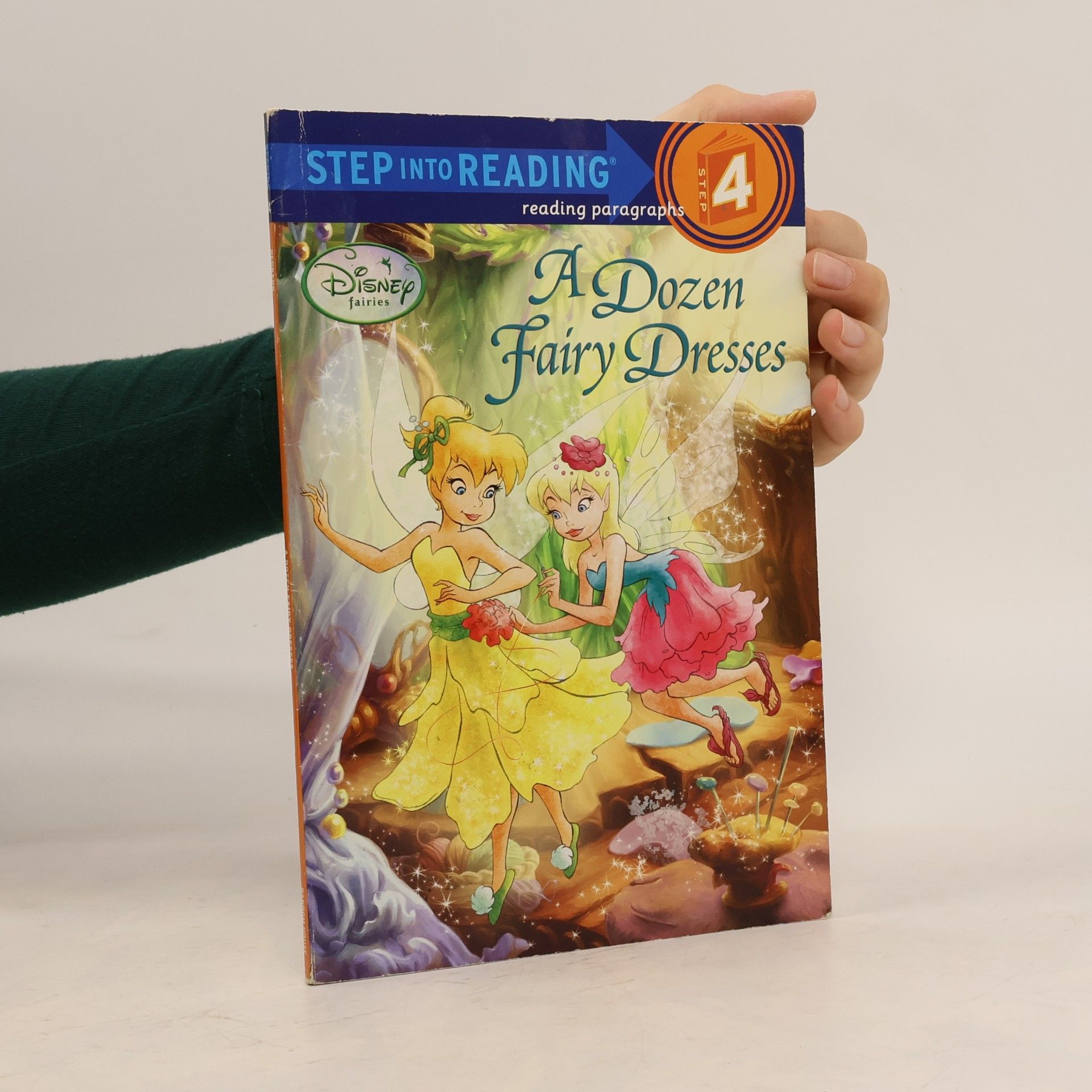 RH Disney Step Into Reading - 4: A Dozen Fairy Dresses
