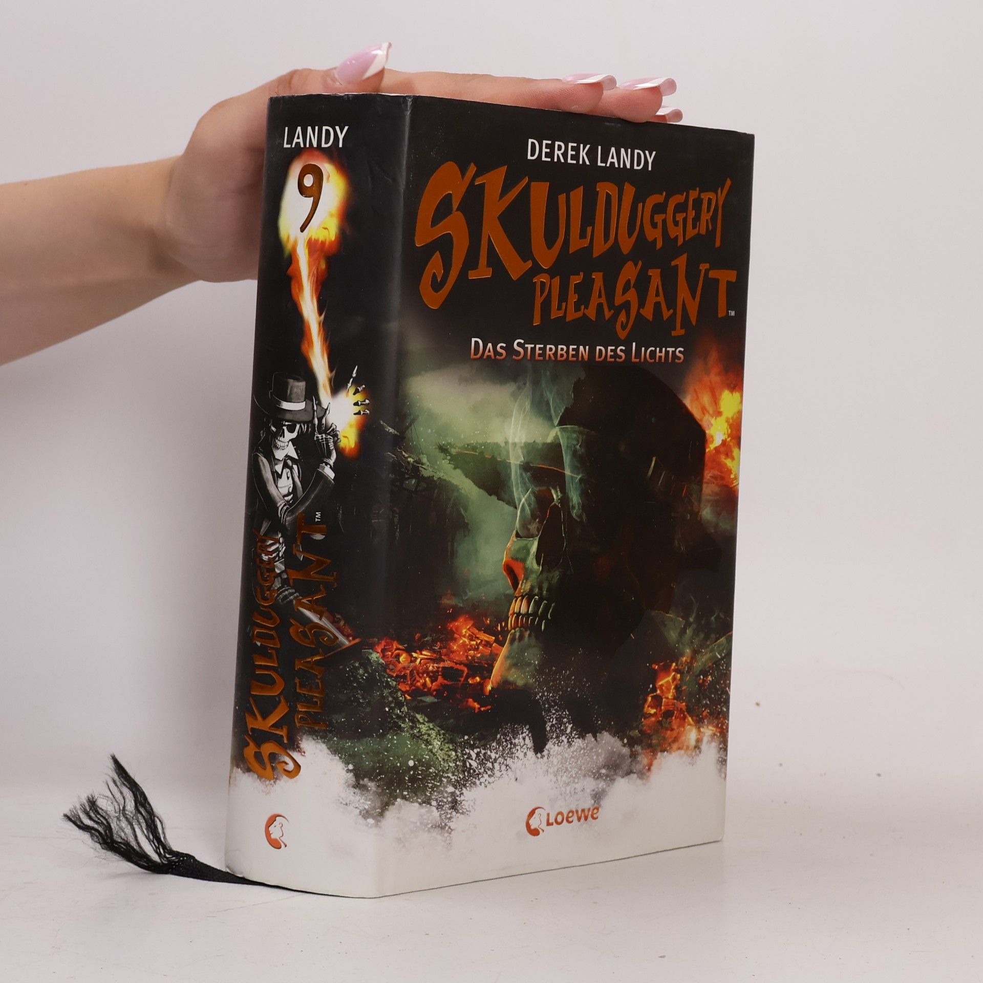 Derek Landy Skulduggery Pleasant 9