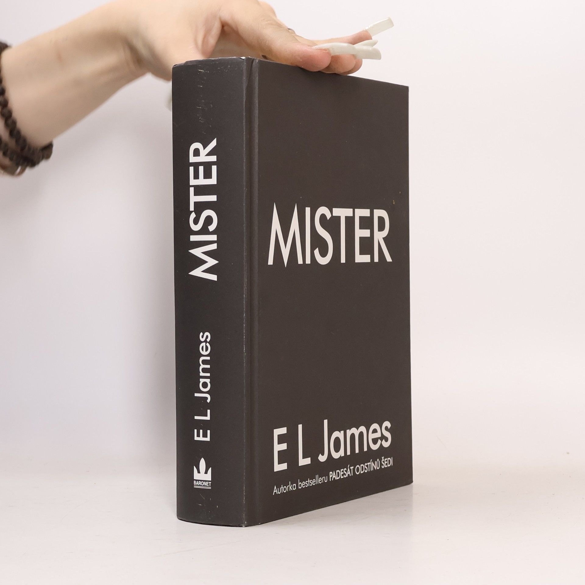 E. L. James Mister