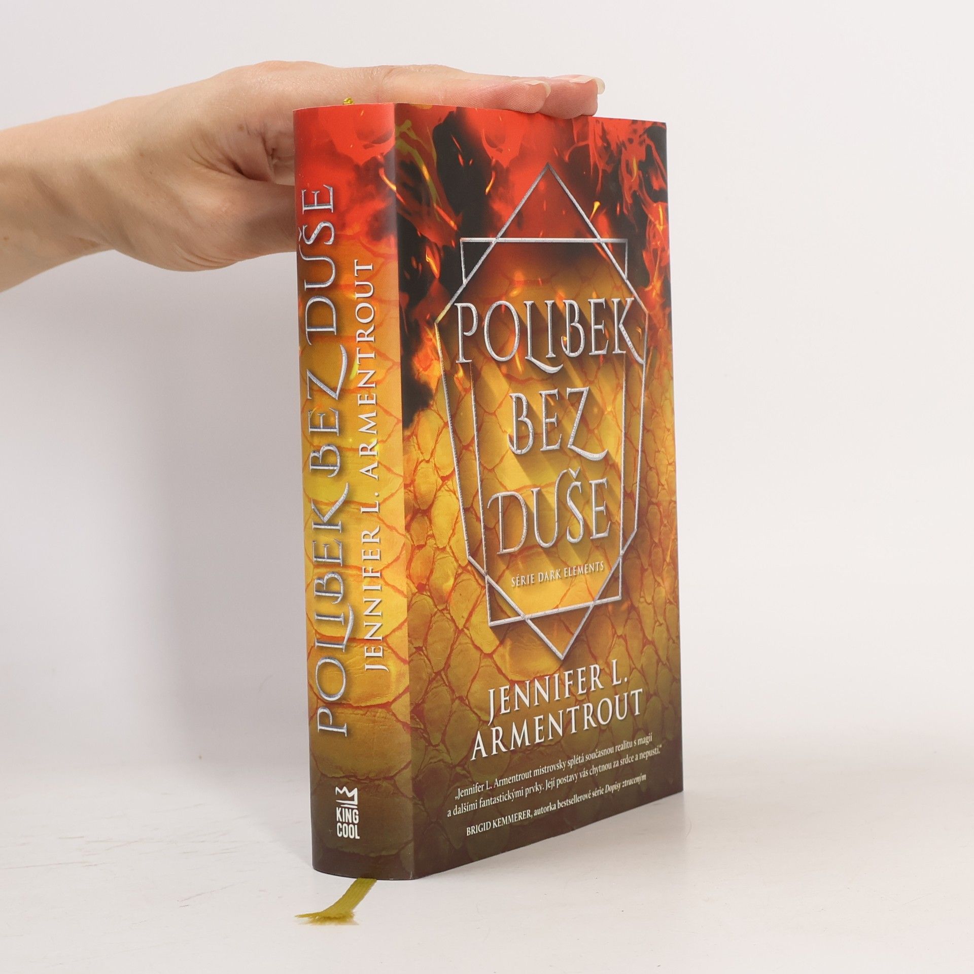 Jennifer L. Armentrout Polibek bez duše