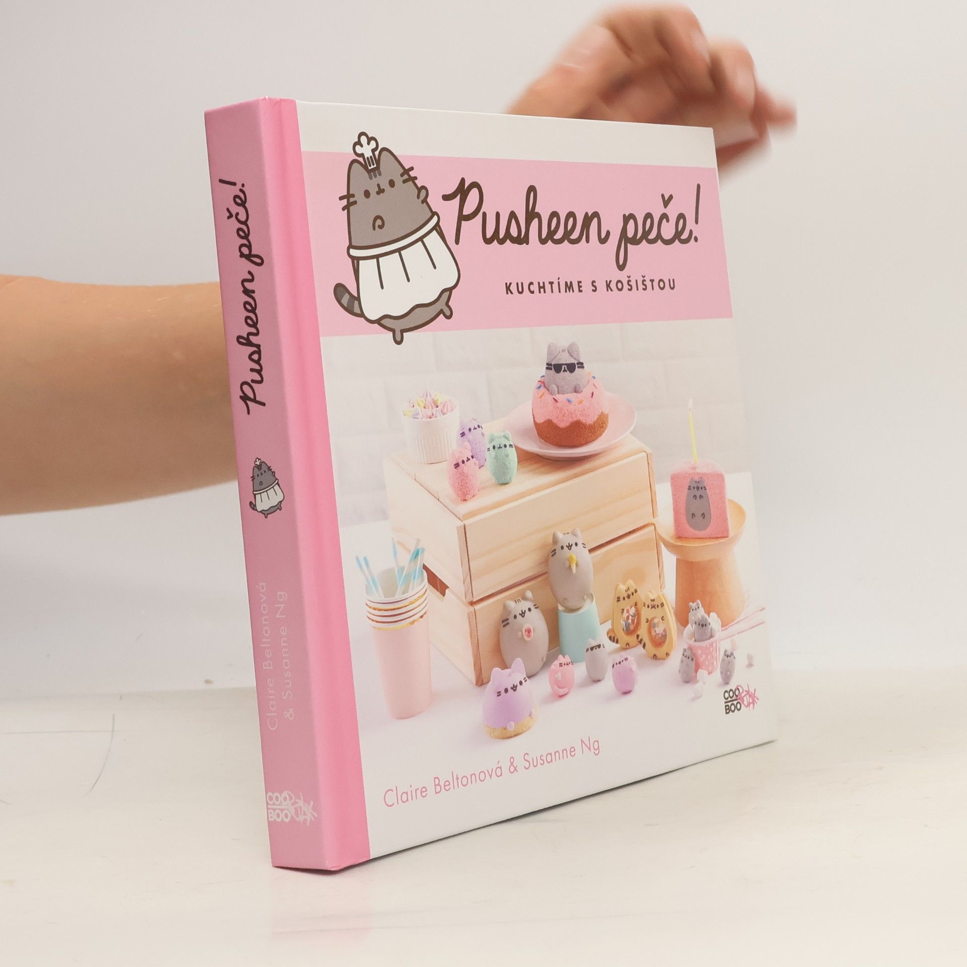 Susanne Ng Pusheen peče!