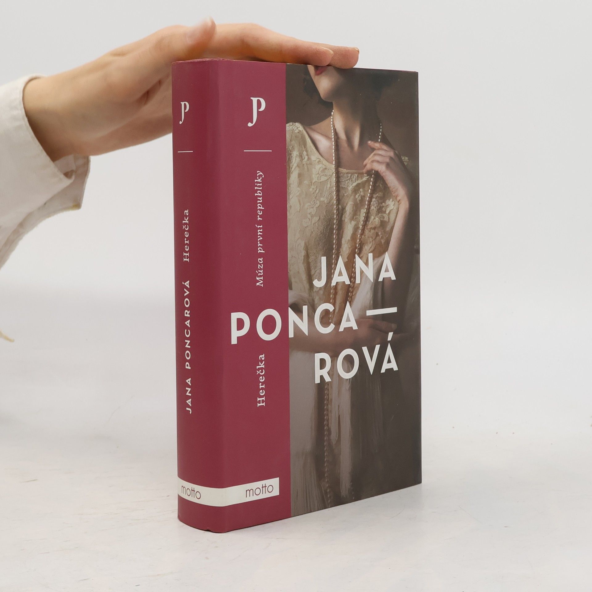 Jana Poncarová Herečka : múza první republiky