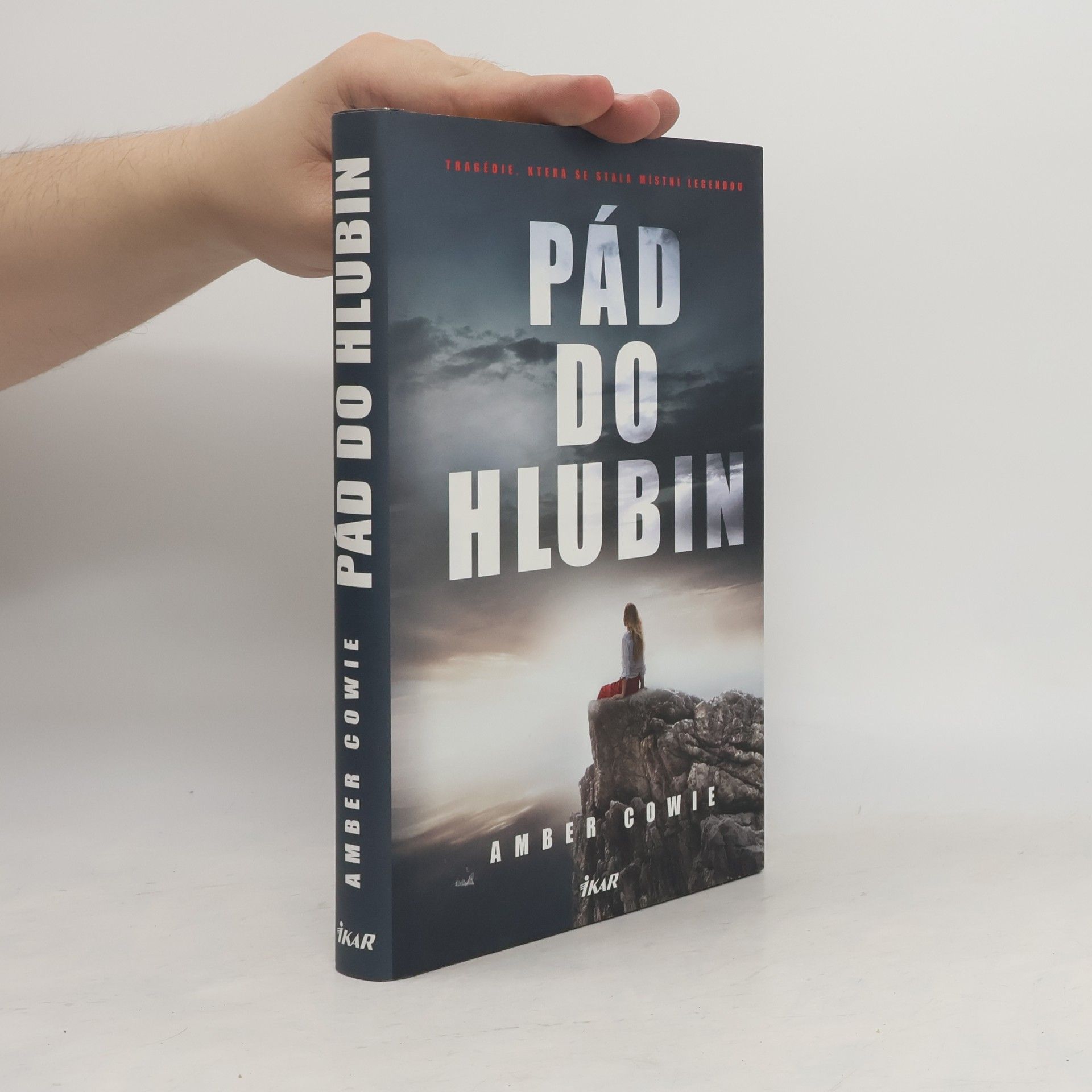 Amber Cowie Pád do hlubin