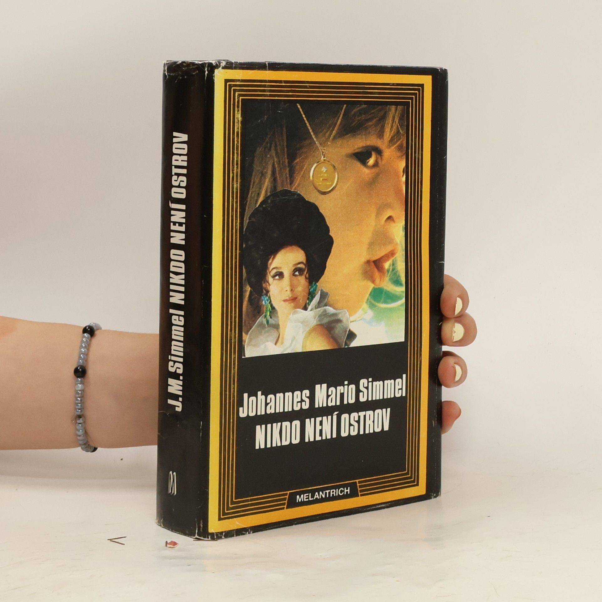 Johannes Mario Simmel Nikdo není ostrov