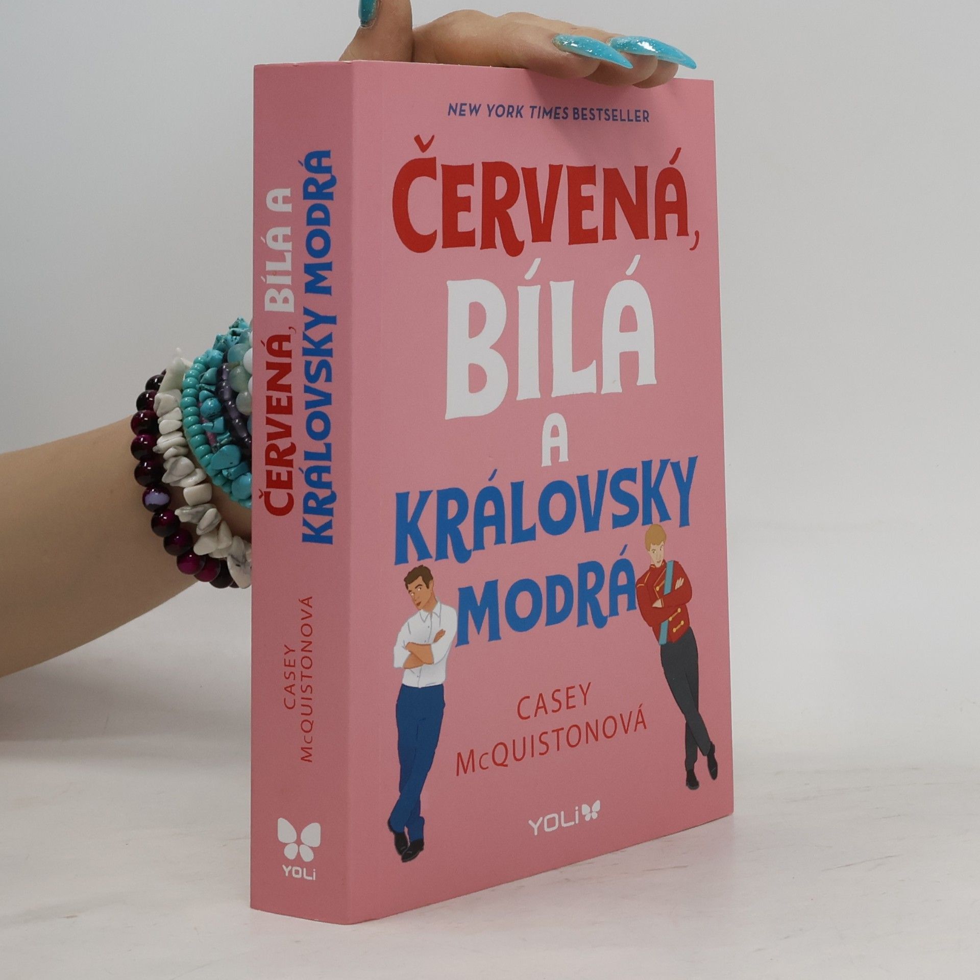 Casey McQuiston Červená, bílá a královsky modrá
