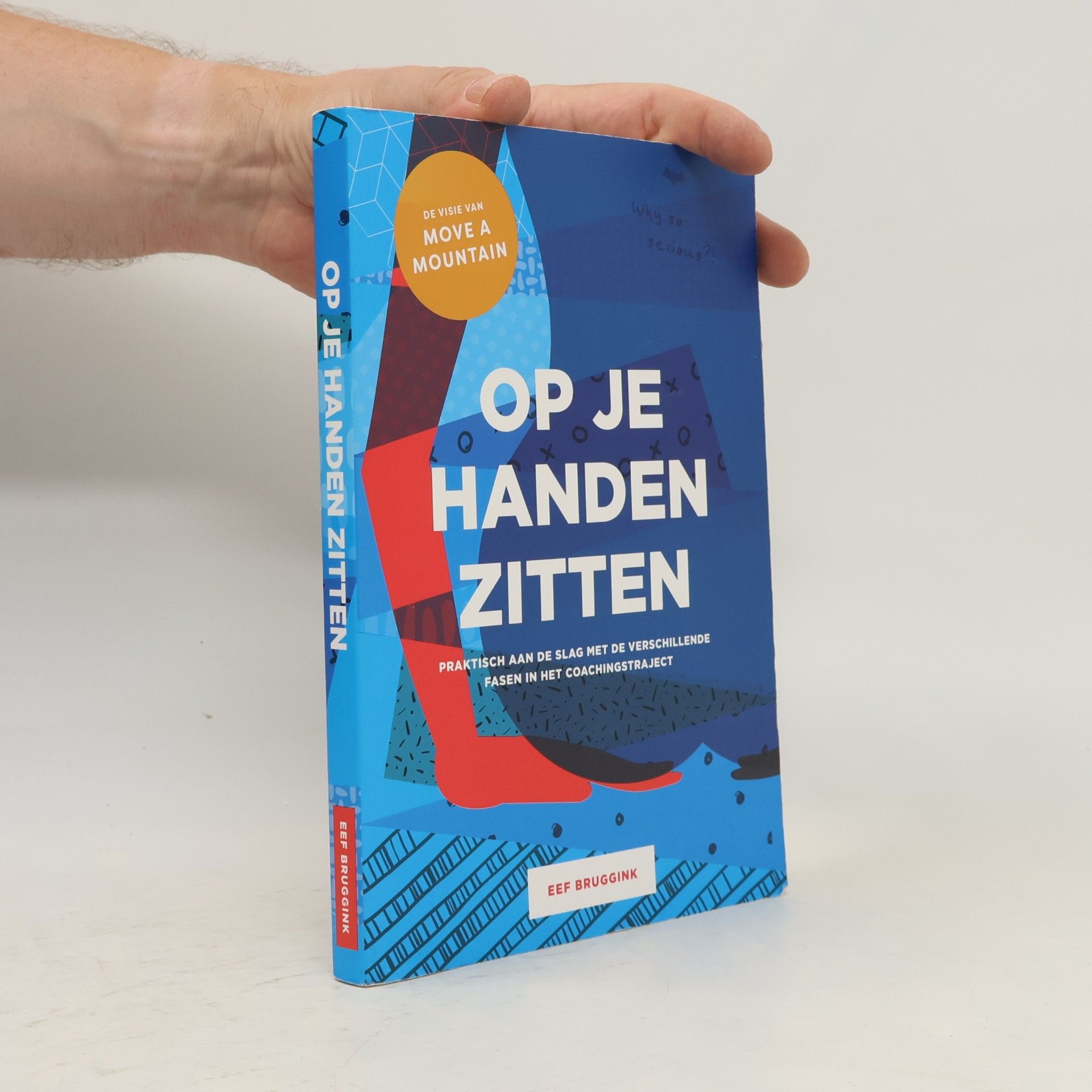 Op je handen zitten