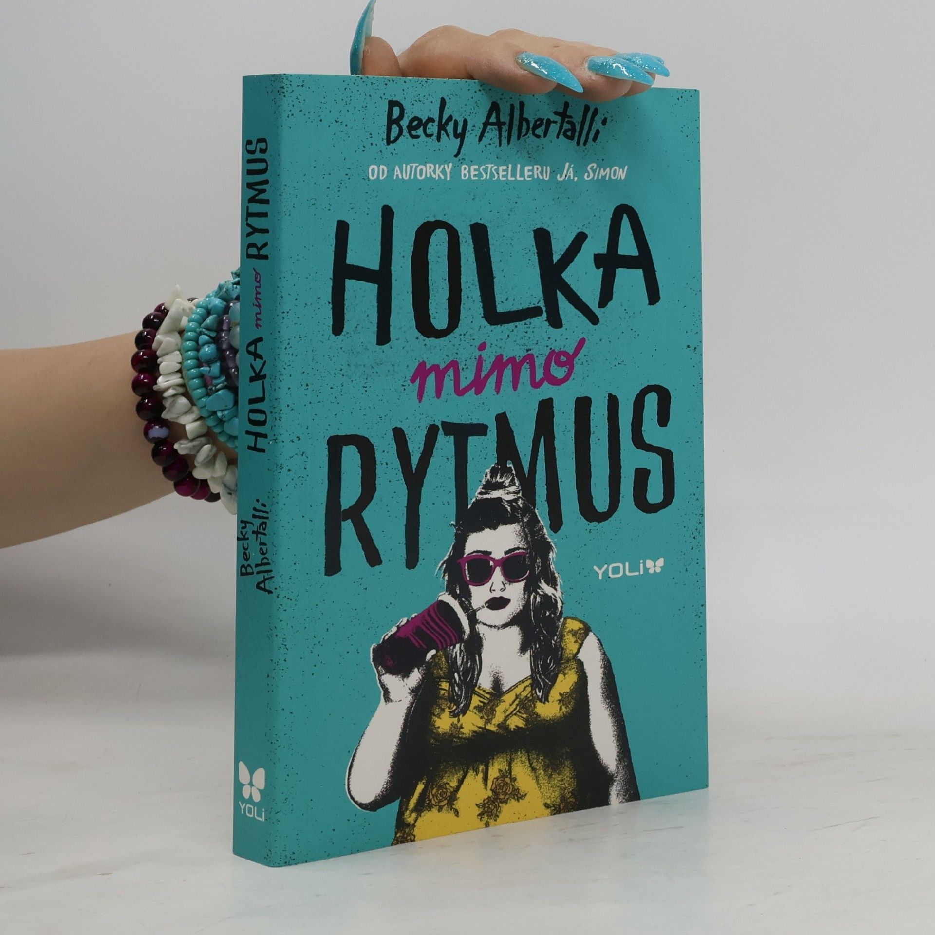Becky Albertalli Holka mimo rytmus