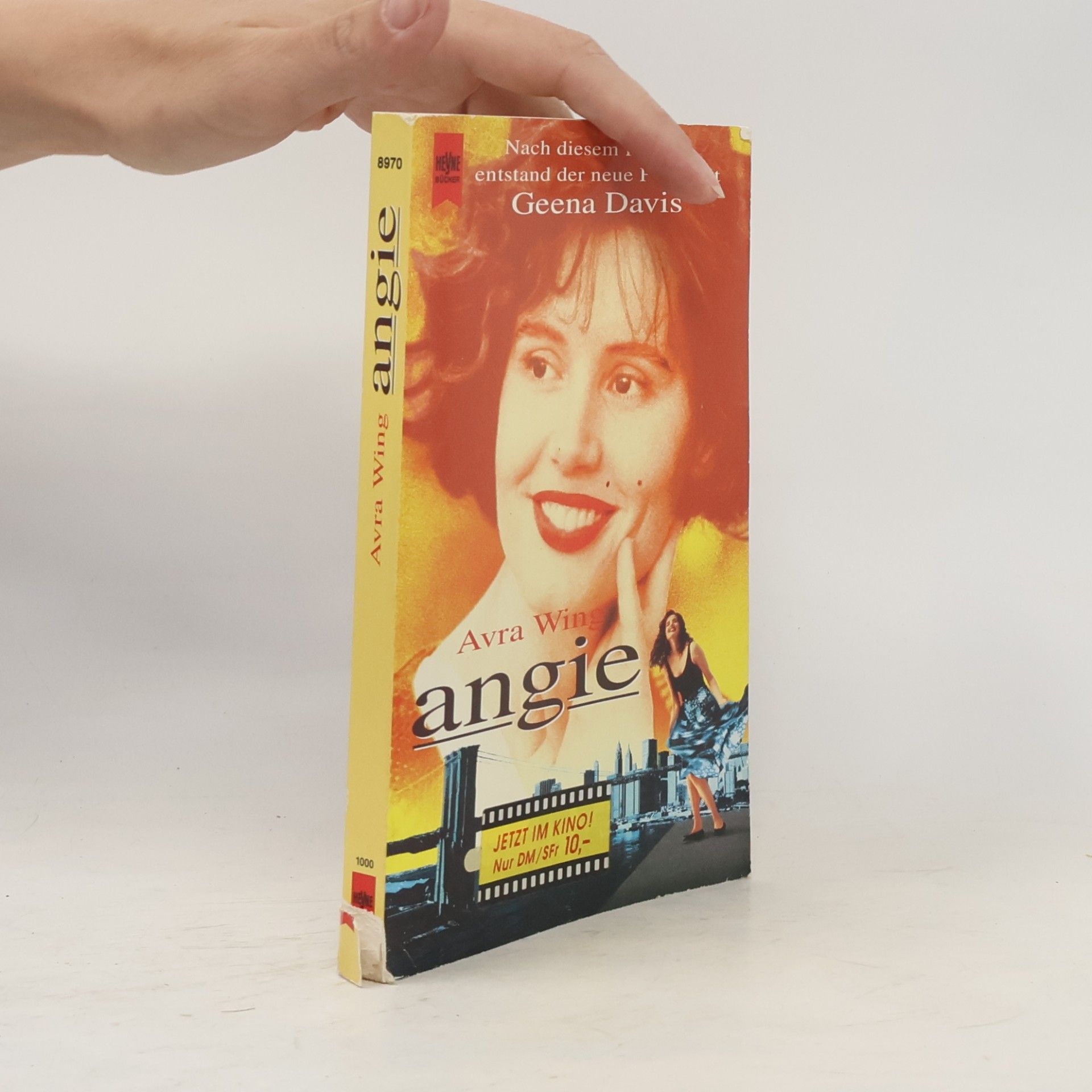 Avra Wing Angie