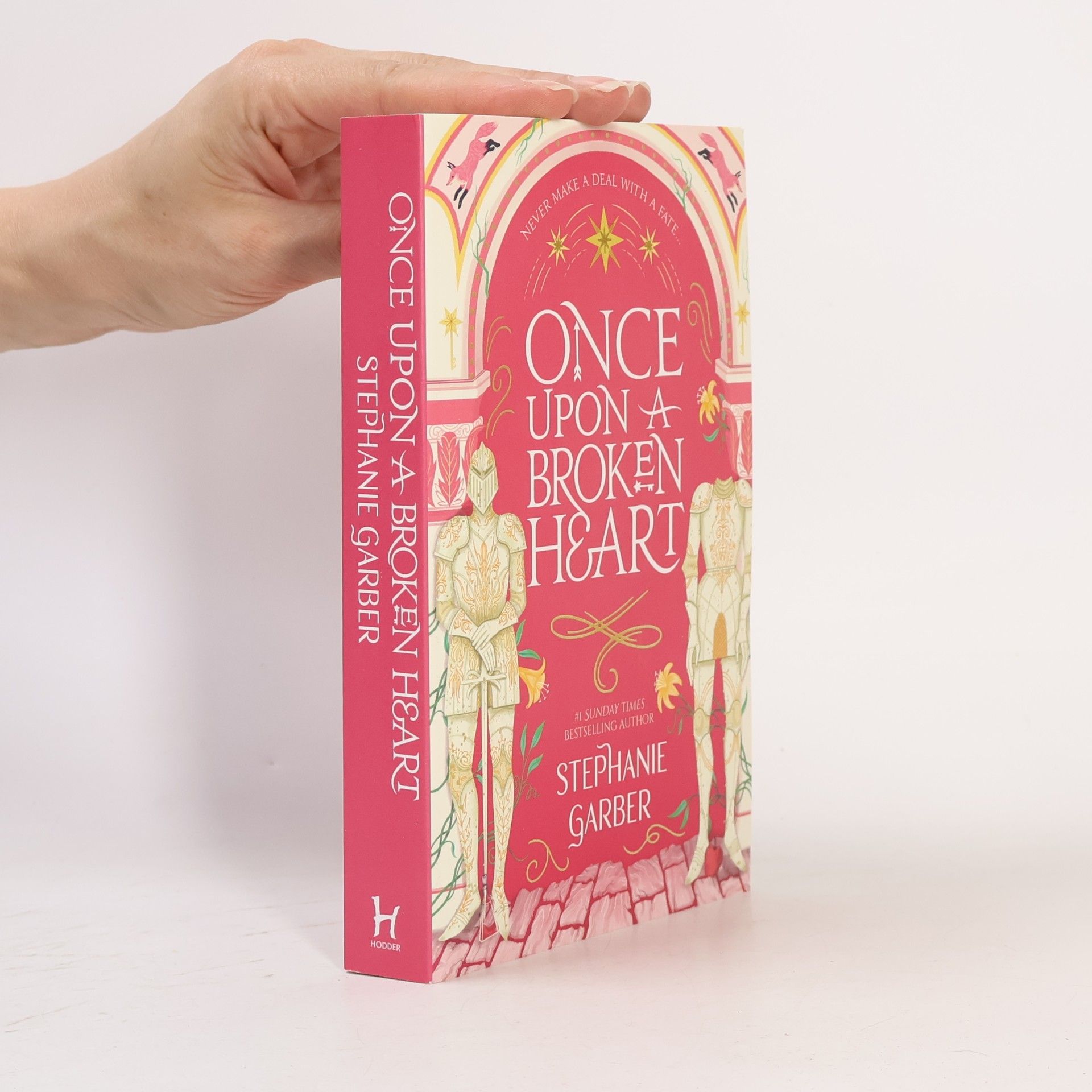 Stephanie Garber Once upon a broken heart