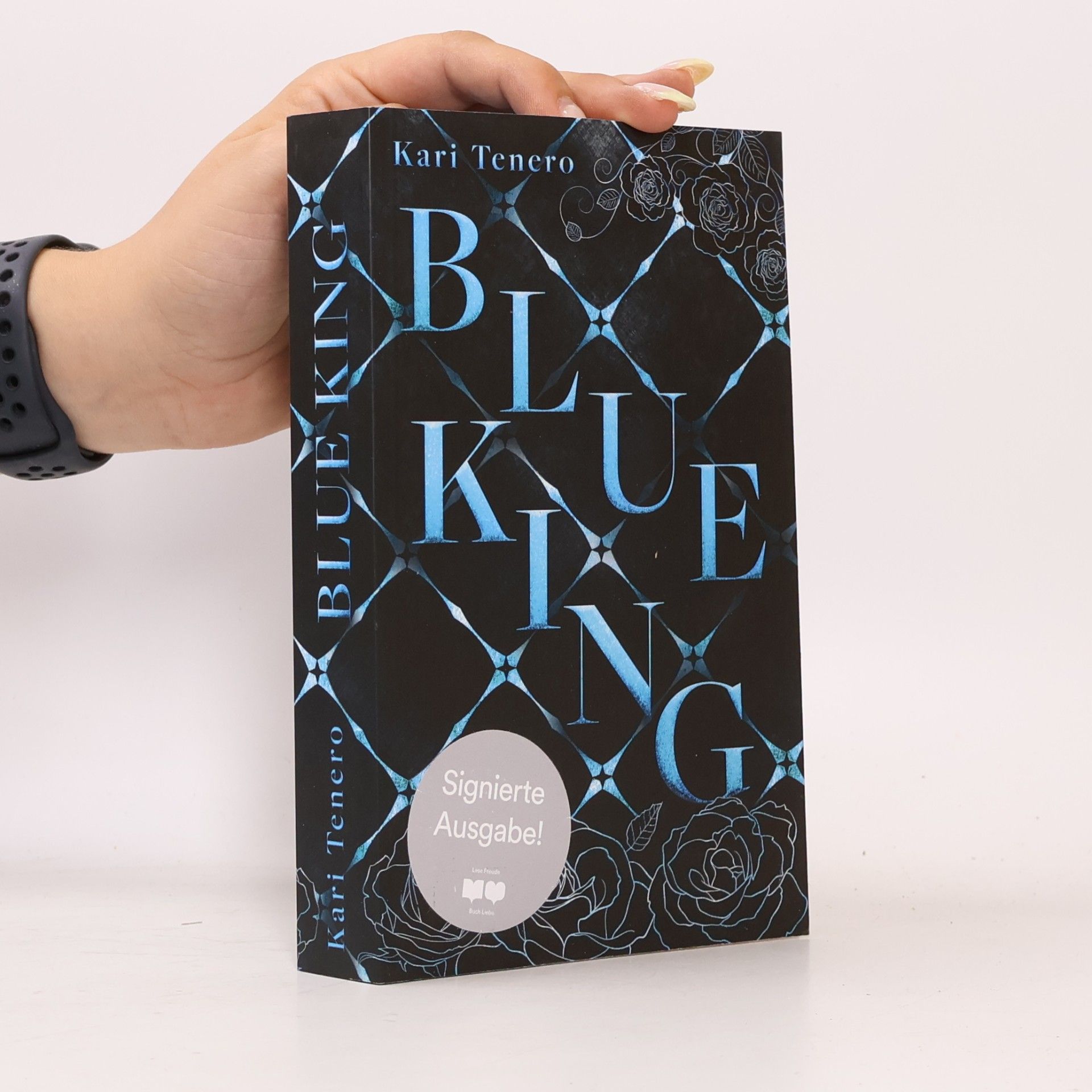 Kari Tenero Blue King