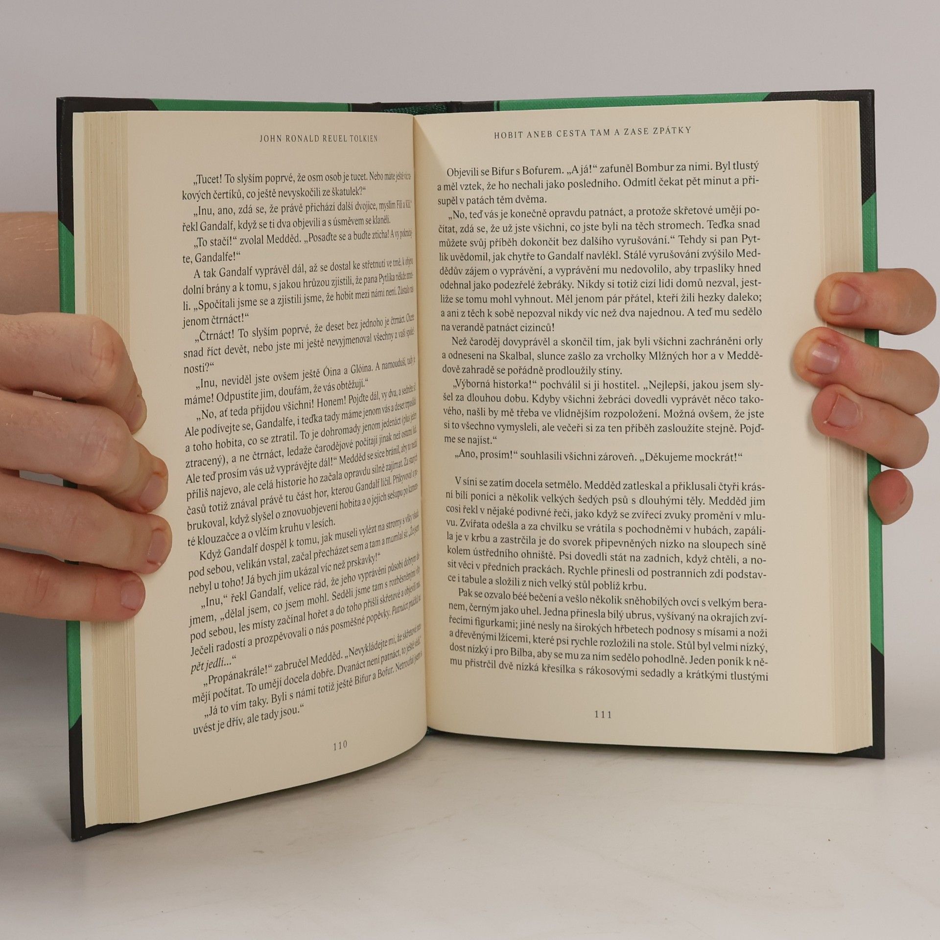 J. R. R. Tolkien Hobit, aneb, Cesta tam a zase zpátky
