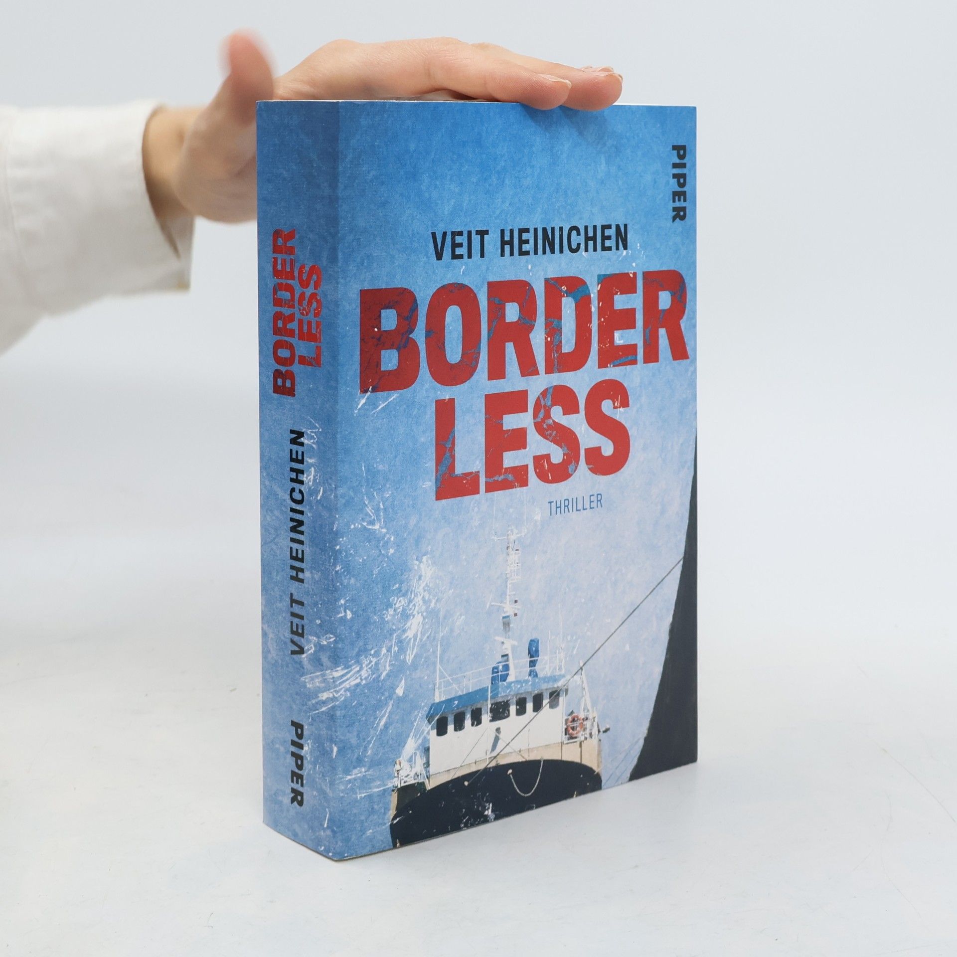 Veit Heinichen Borderless