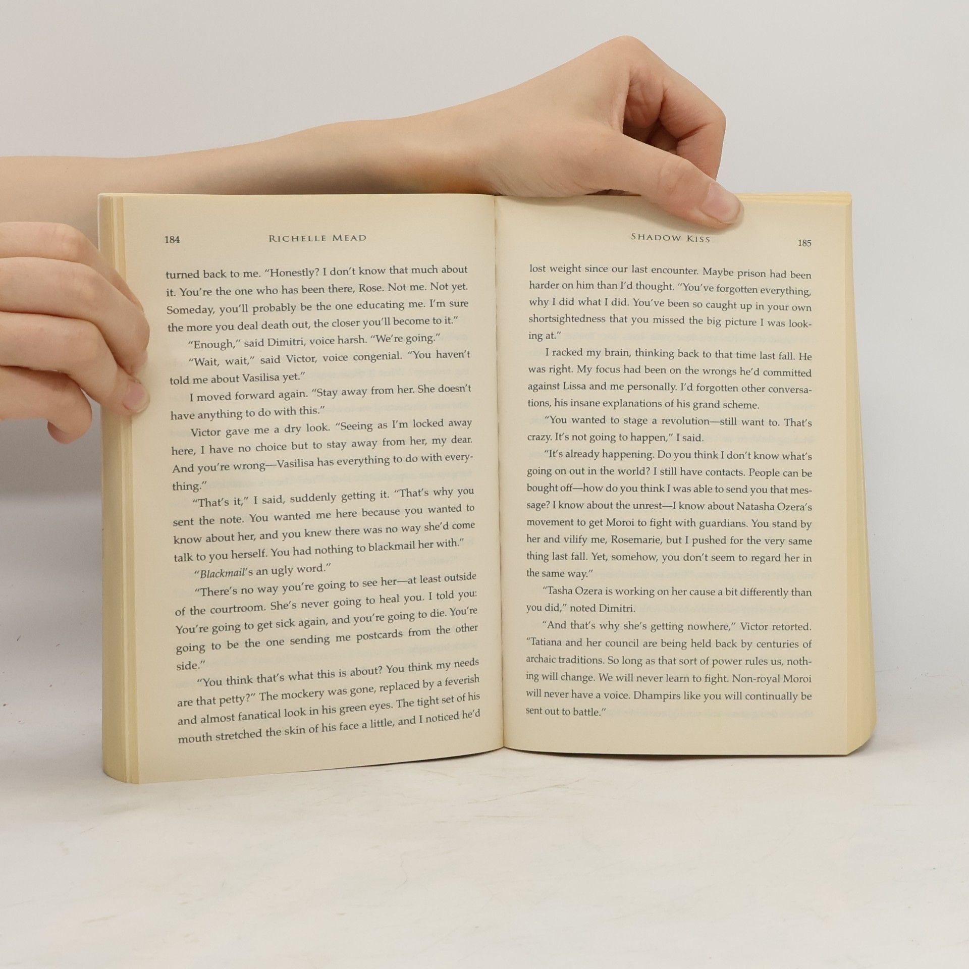 Richelle Mead Vampire Academy 3. Shadow Kiss
