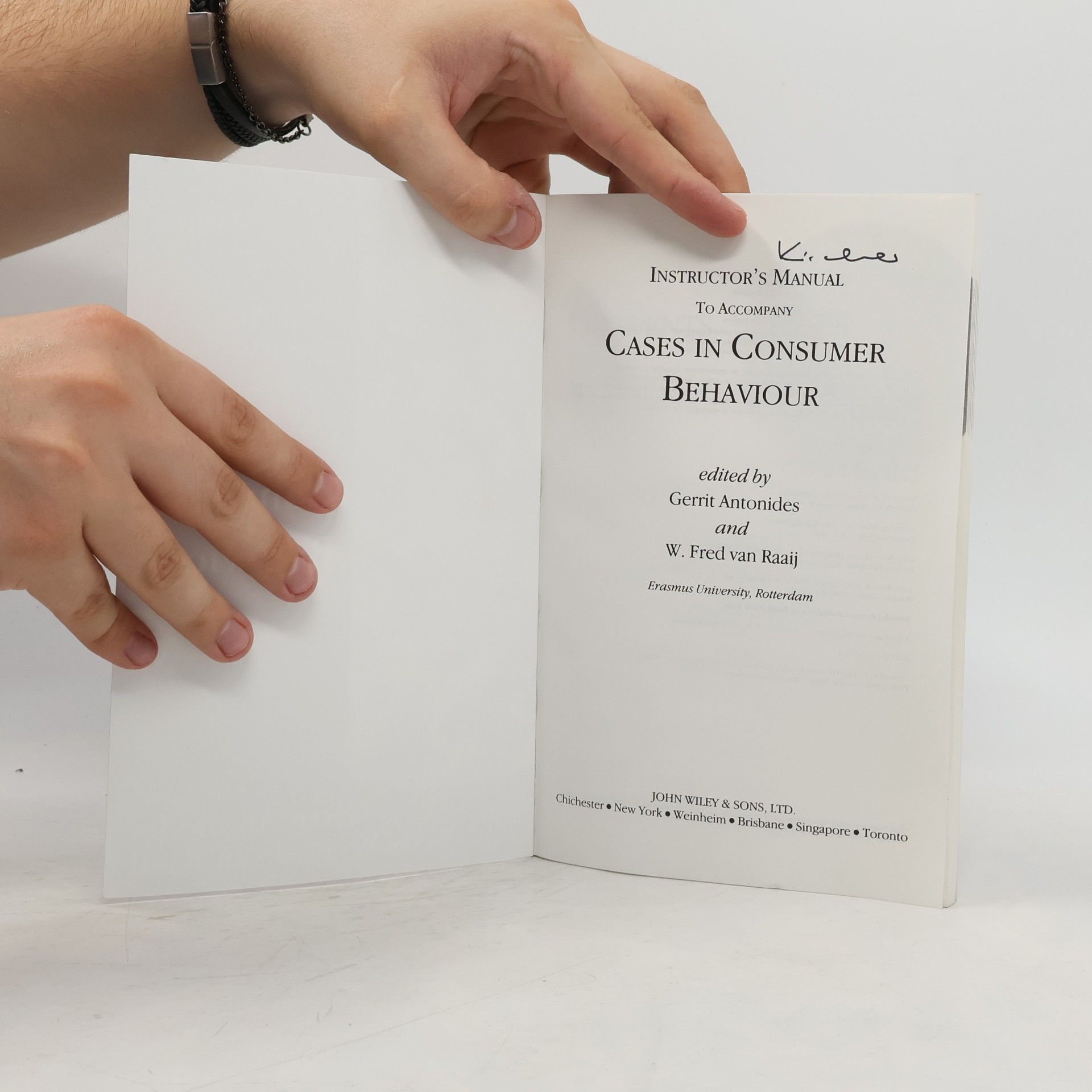 Gerrit Antonides Cases in Consumer Behaviour