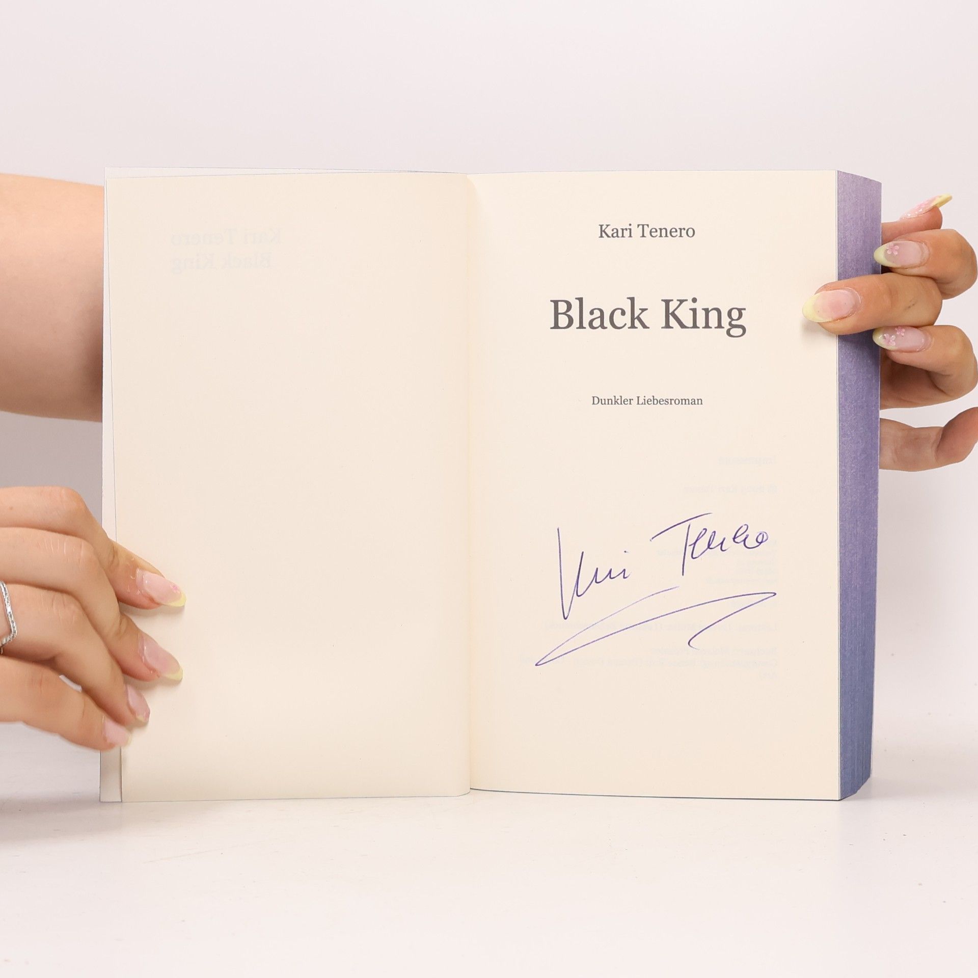 Kari Tenero Black King
