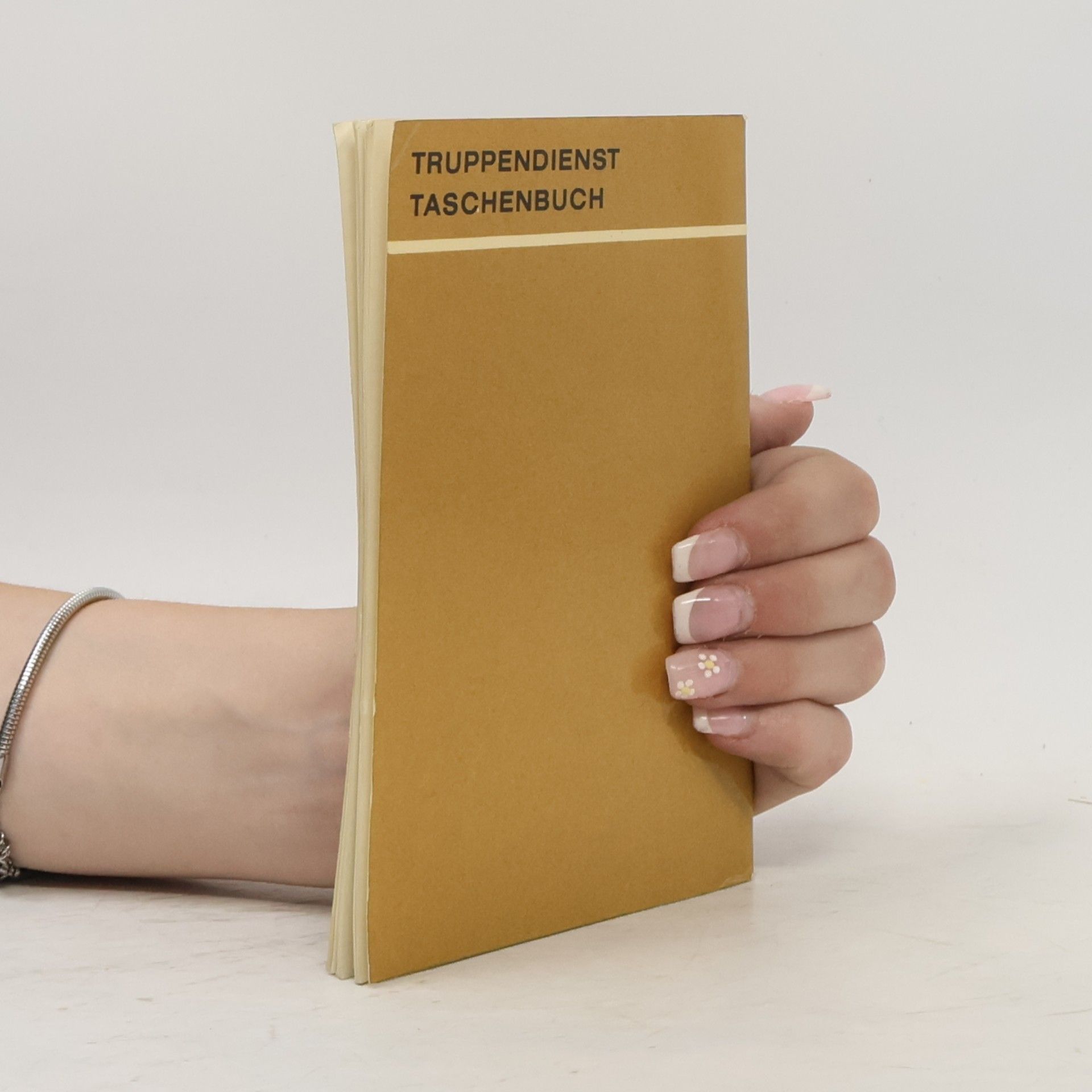 Kolektív autorov Tabellarische Schießtafel für die leichte Feldhaubitze M x