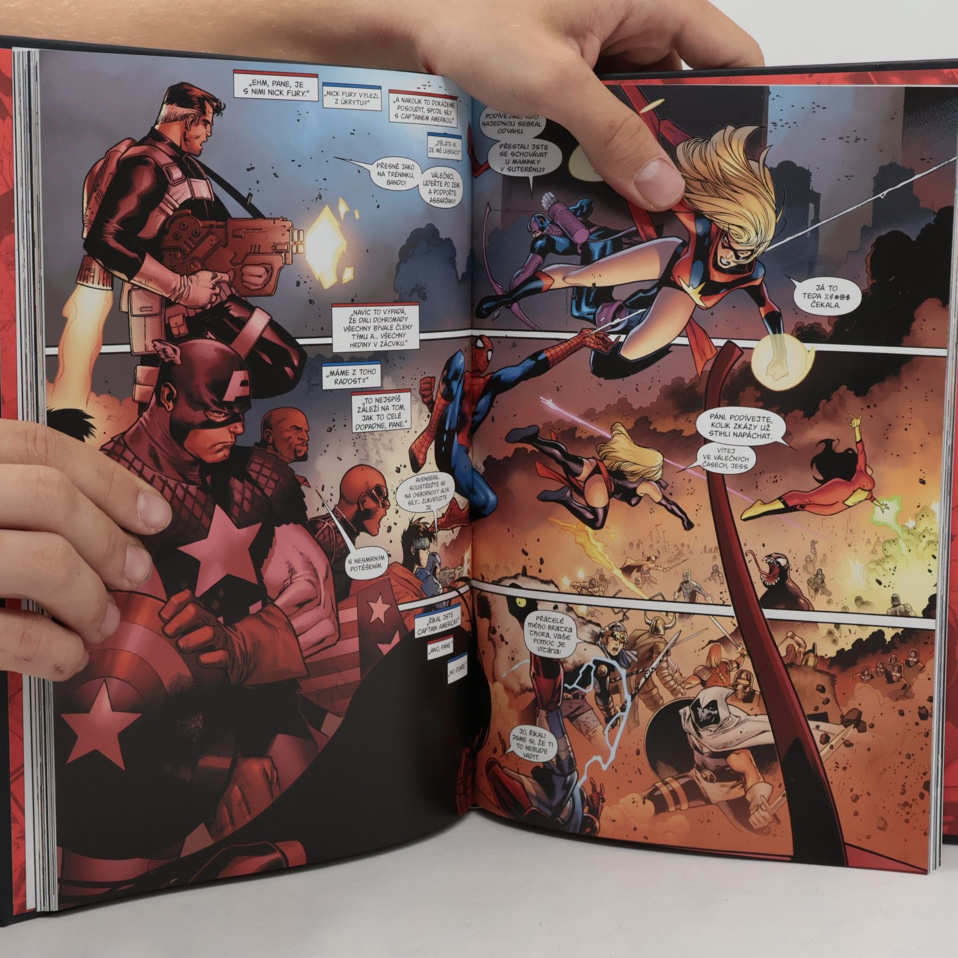 Brian Michael Bendis Ultimátní komiksový komplet 59. Obležení