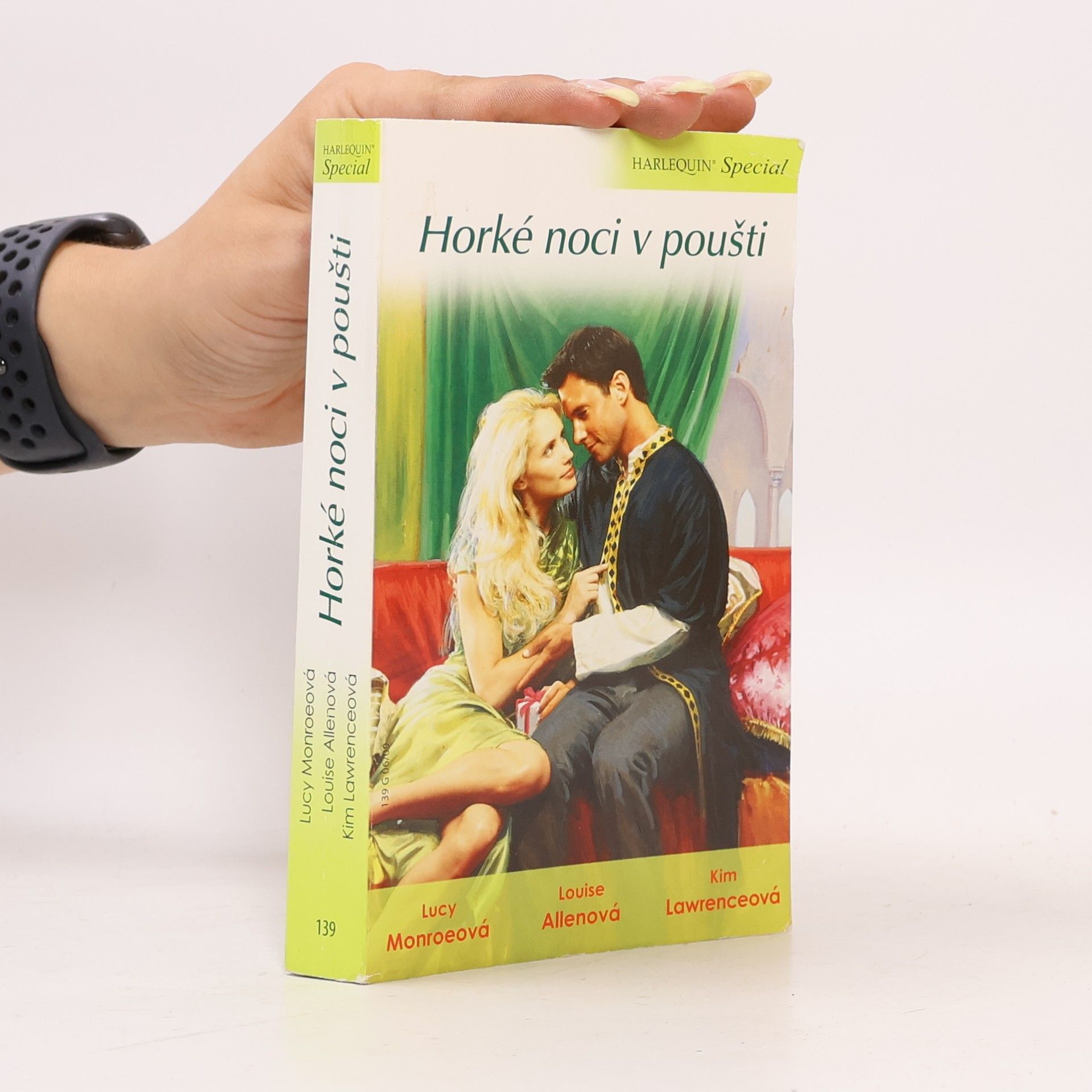 Louise Allen Horké noci v poušti: Pokořené srdce / Prostopášník z pouště / Únos do oázy
