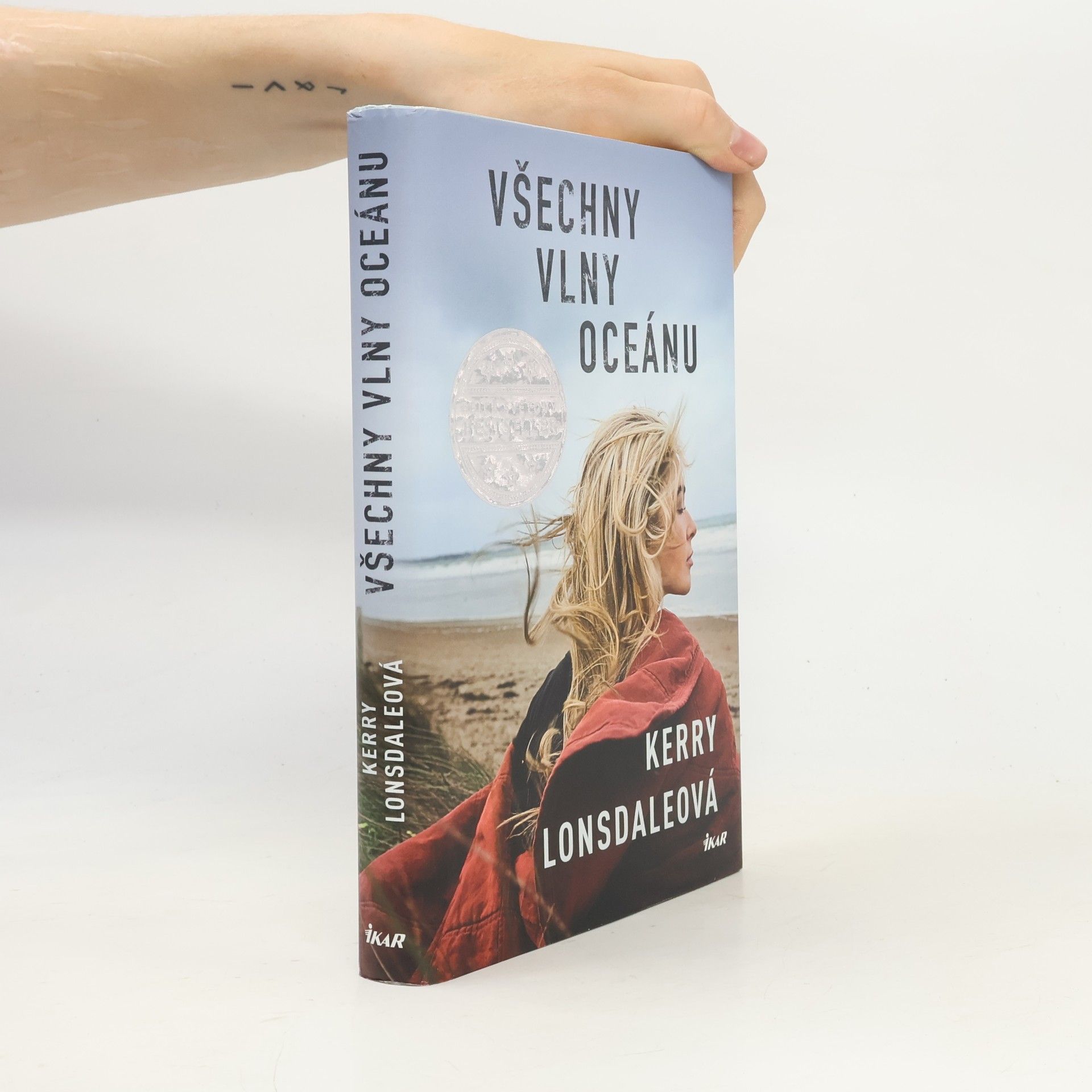 Kerry Lonsdale Všechny vlny oceánu