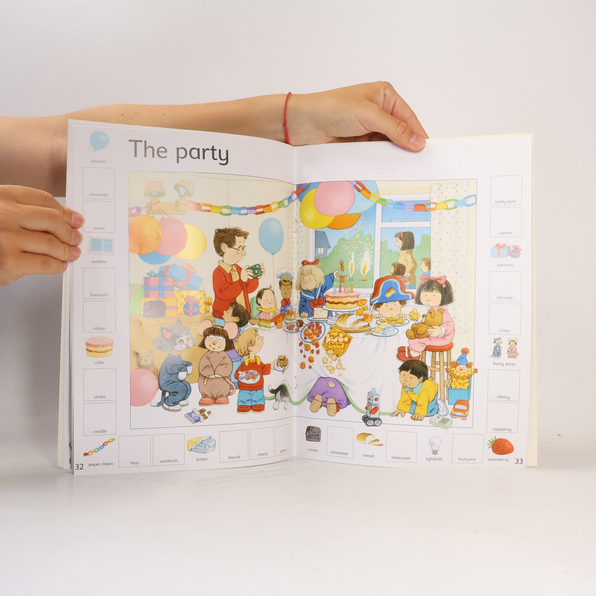 Heather Amery First Thousand Words in English Sticker Book