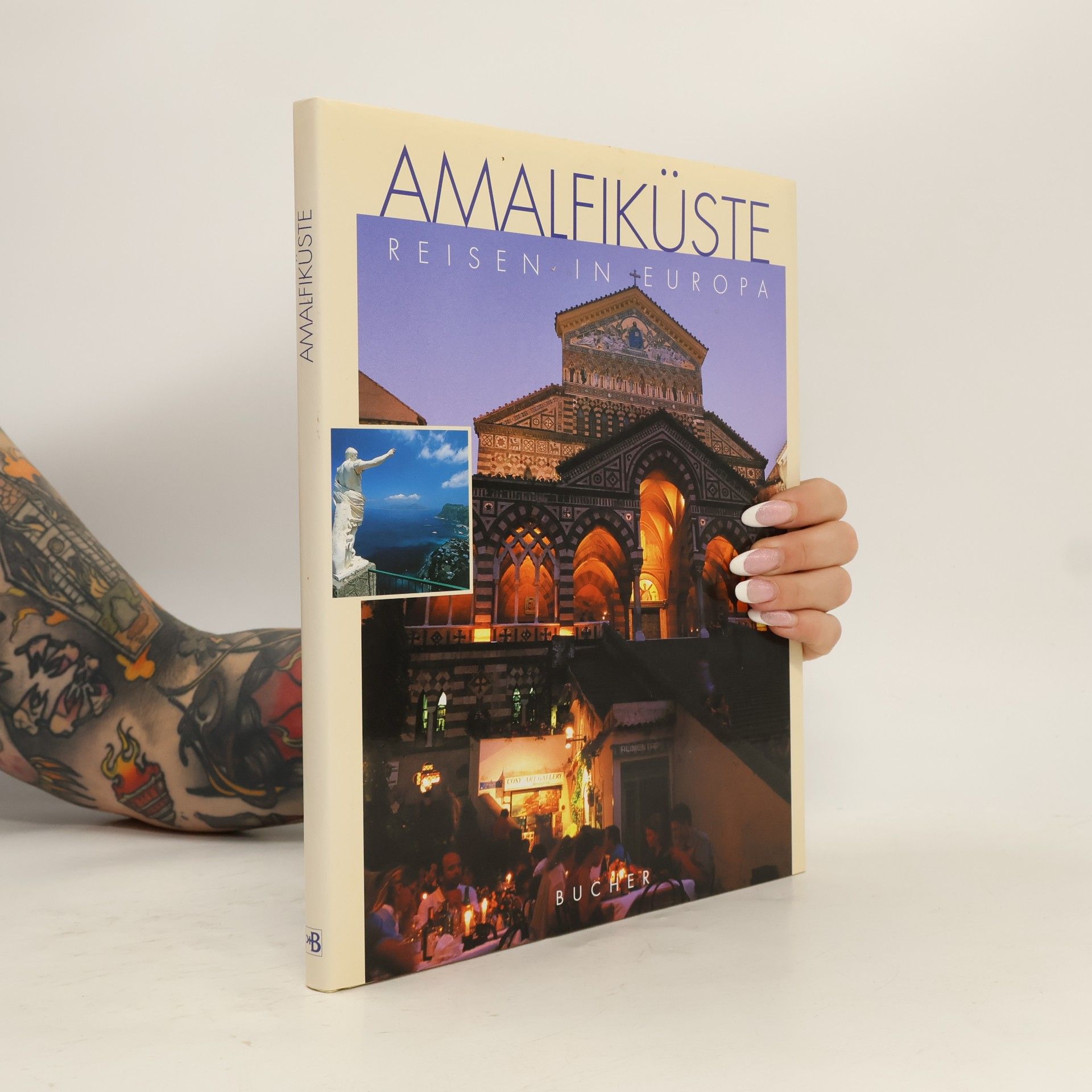 Amalfiküste mit Capri und Neapel