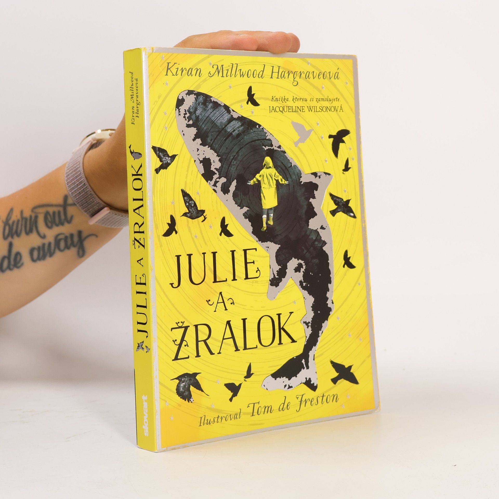 Kiran Millwood Hargrave Julie a žralok