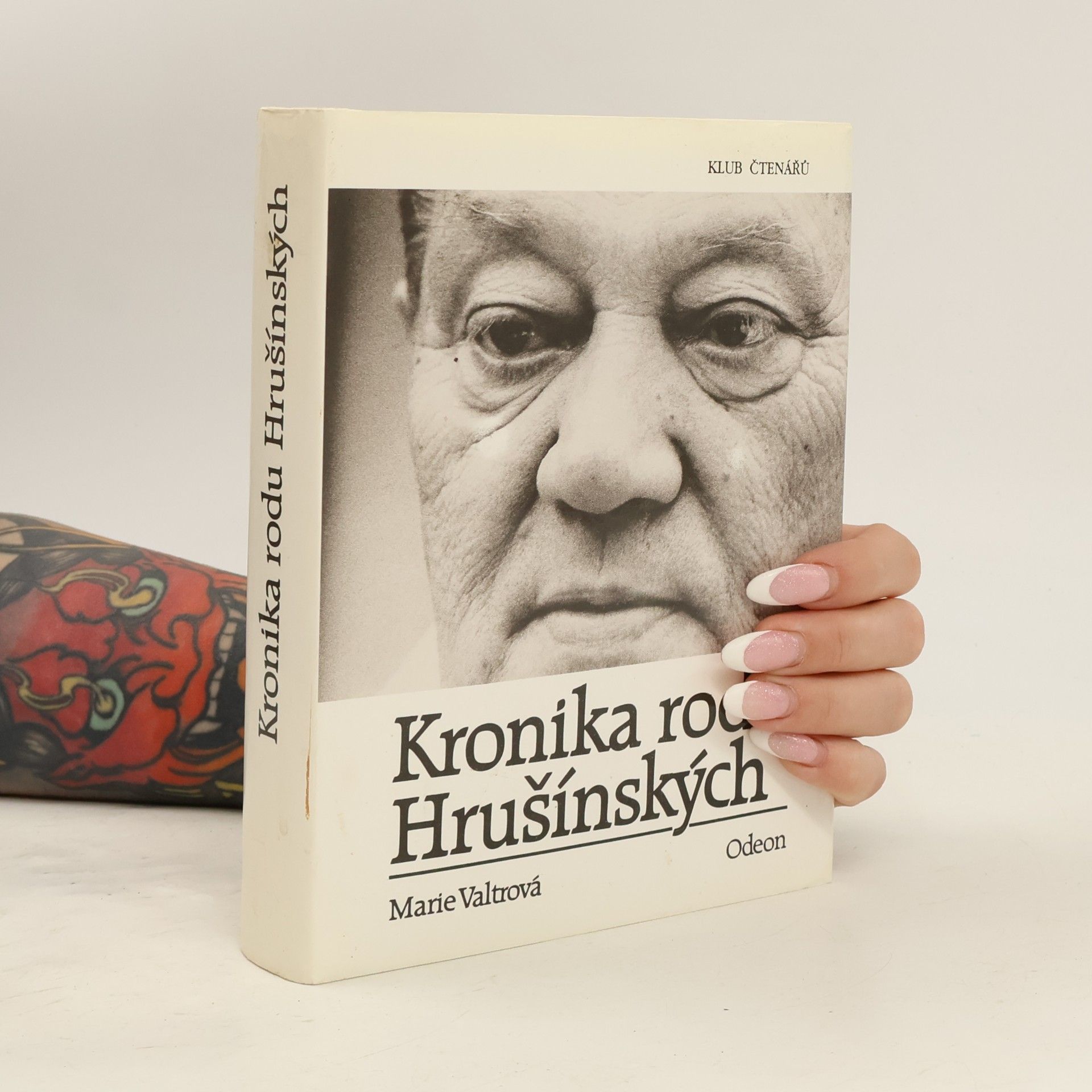 Marie Valtrová Kronika rodu Hrušínských