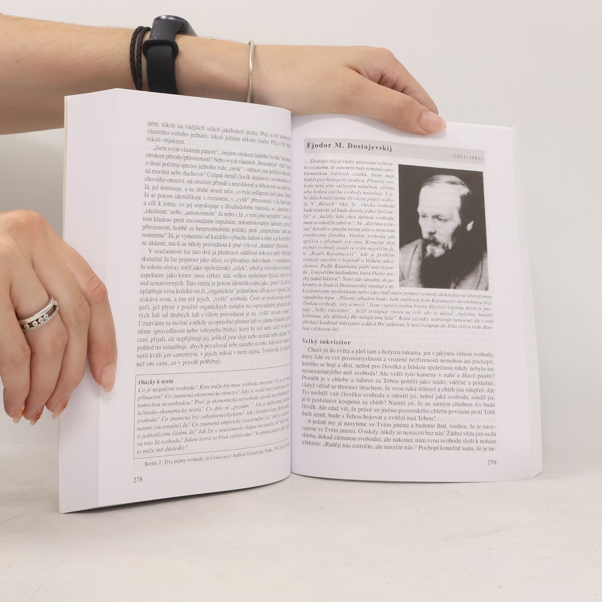 Roman David Politologie : základy společenských věd