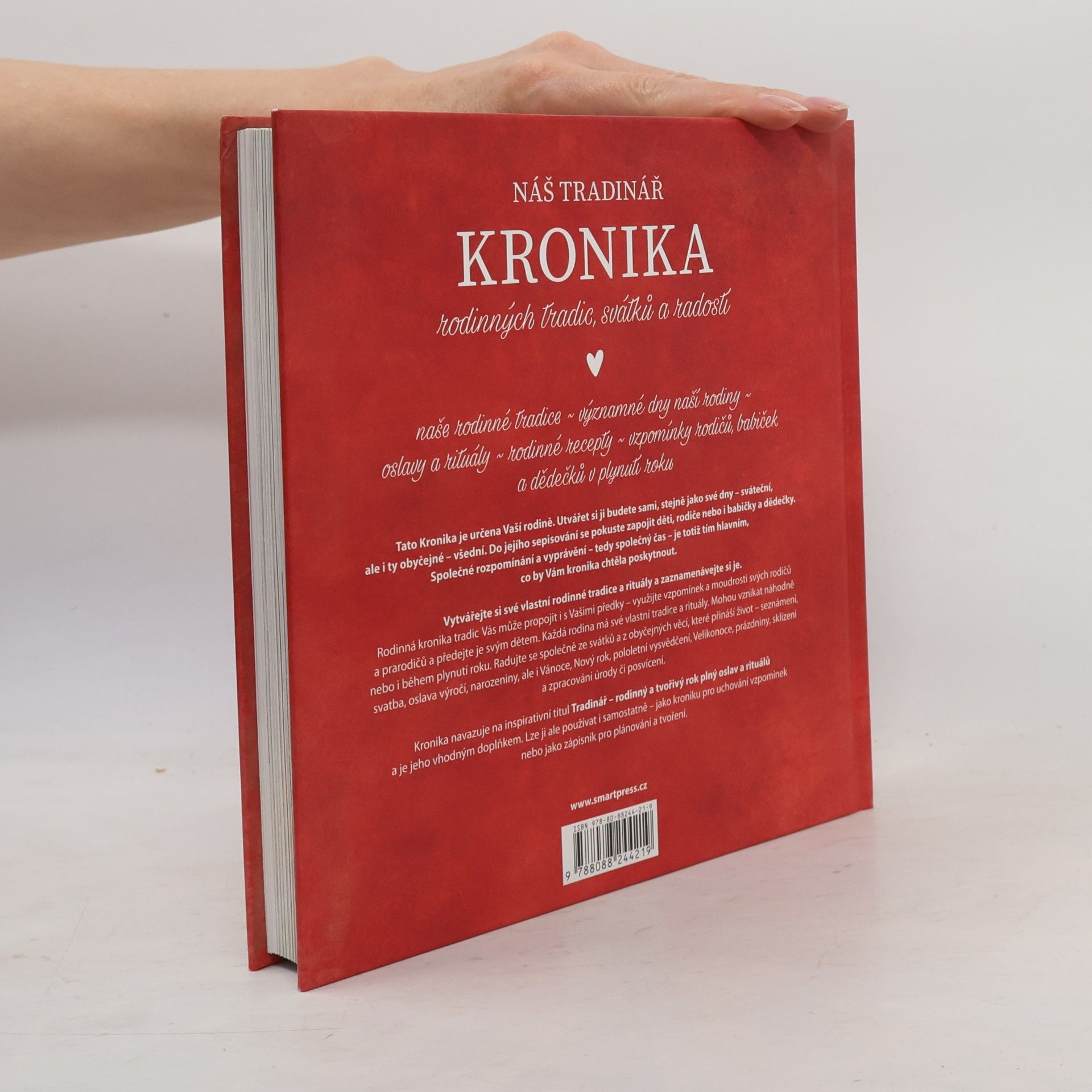 Martina Boledovičová Náš tradinář: Kronika rodinných tradic, svátků a radostí