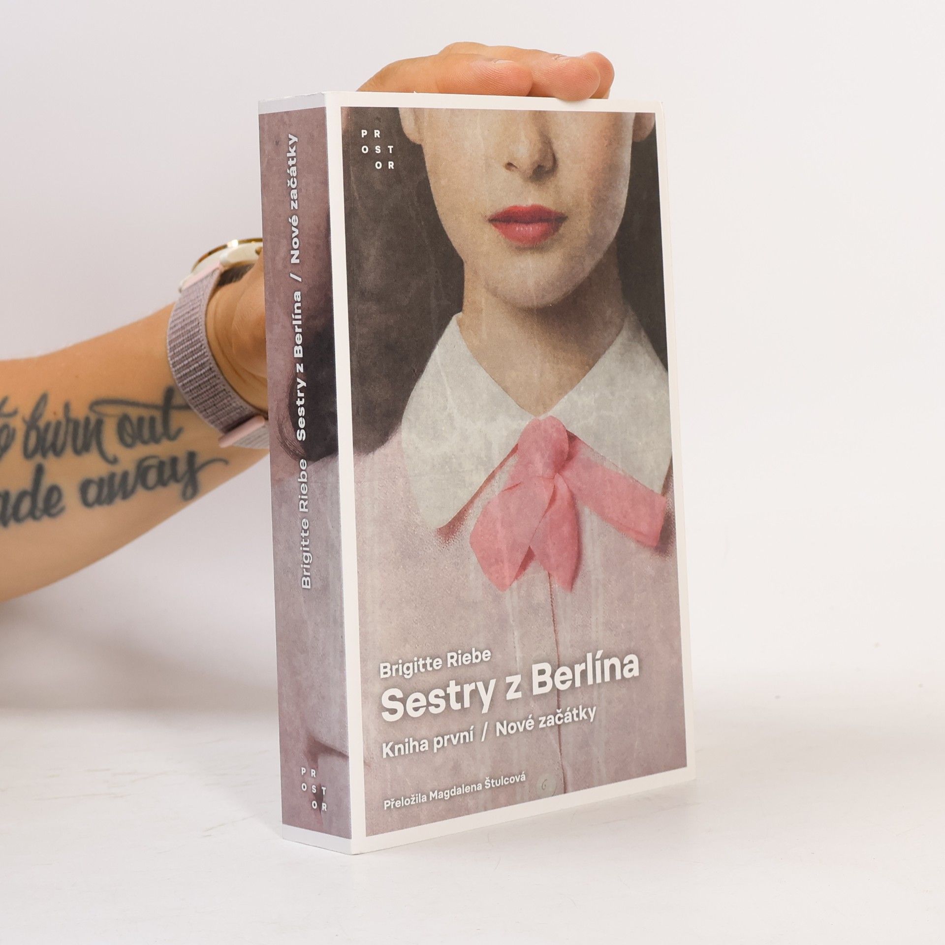 Brigitte Riebe Sestry z Berlína. Kniha první, Nové začátky