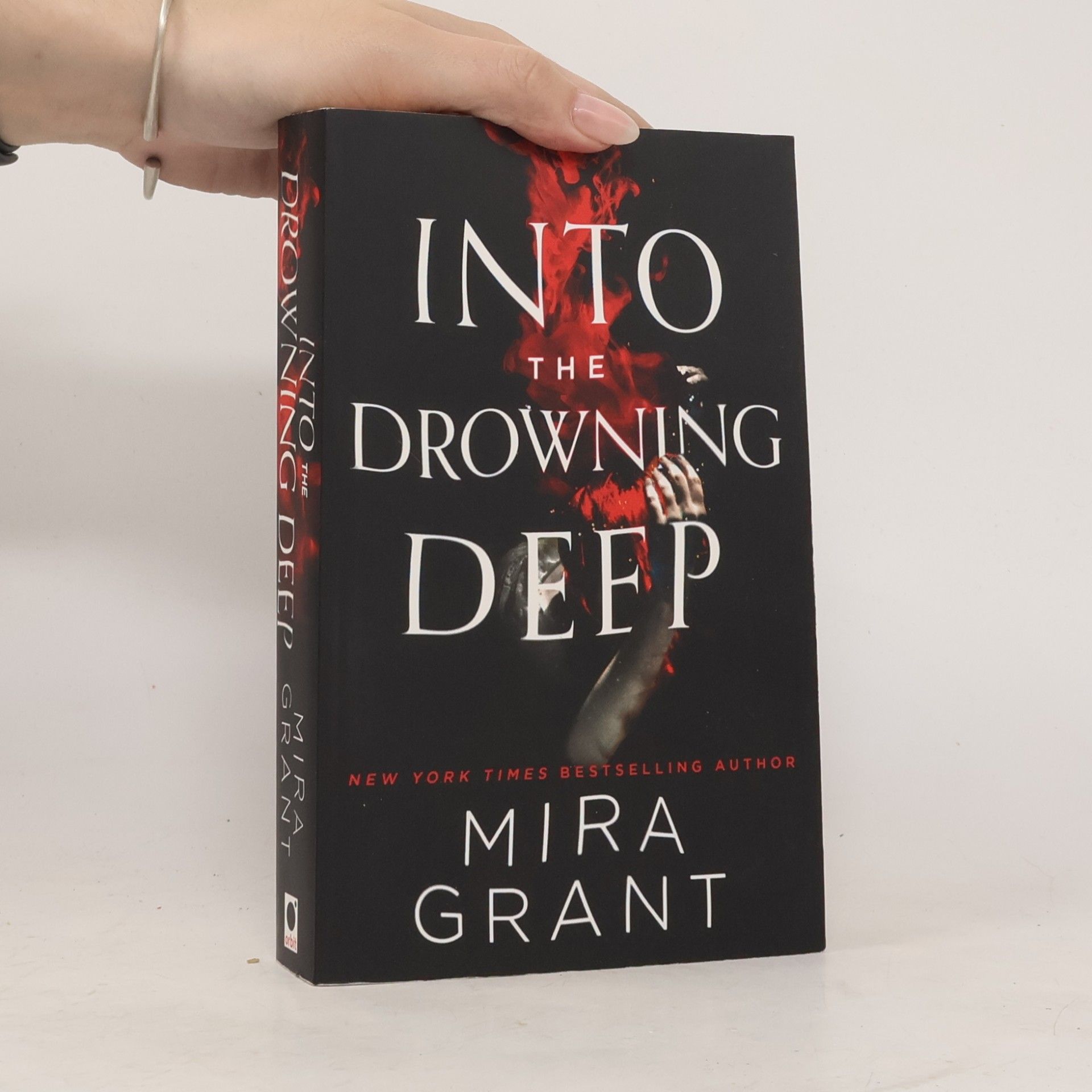 Seanan McGuire Into the Drowning Deep